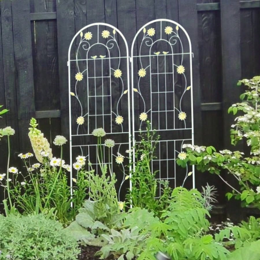 4 Pack Metal Garden Trellis 71x 19. Rustproof Trellis Climbing Plants Outdoor Flower Support White