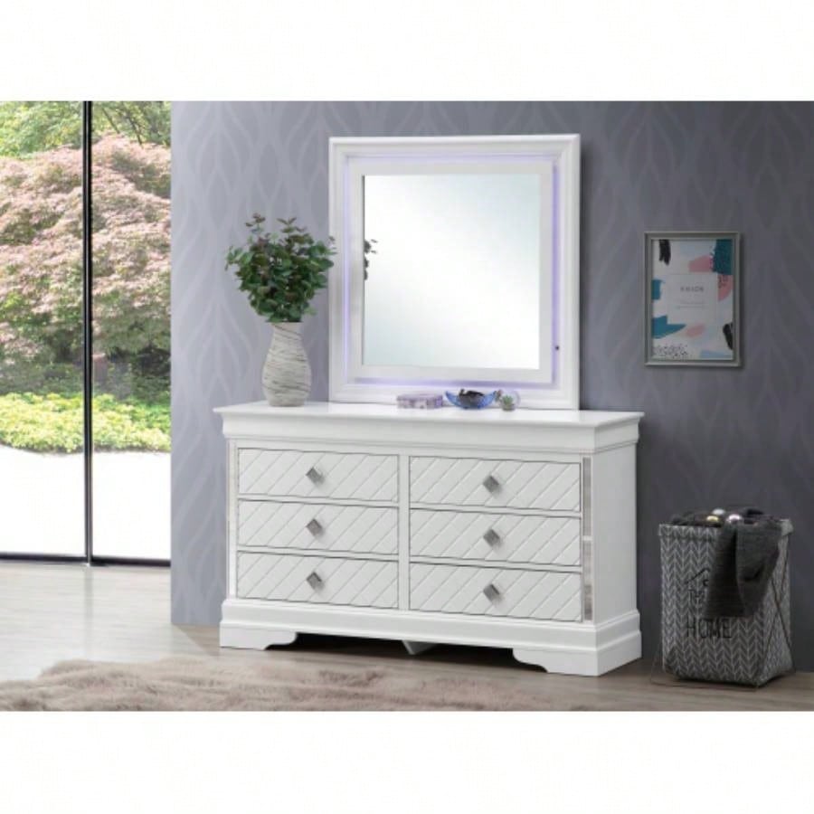 Verona G6790 - D Dresser, Silver Champagne
