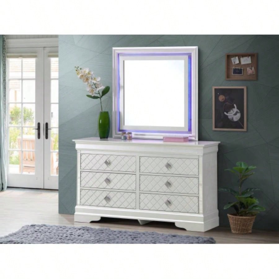 Verona G6790 - D Dresser, Silver Champagne