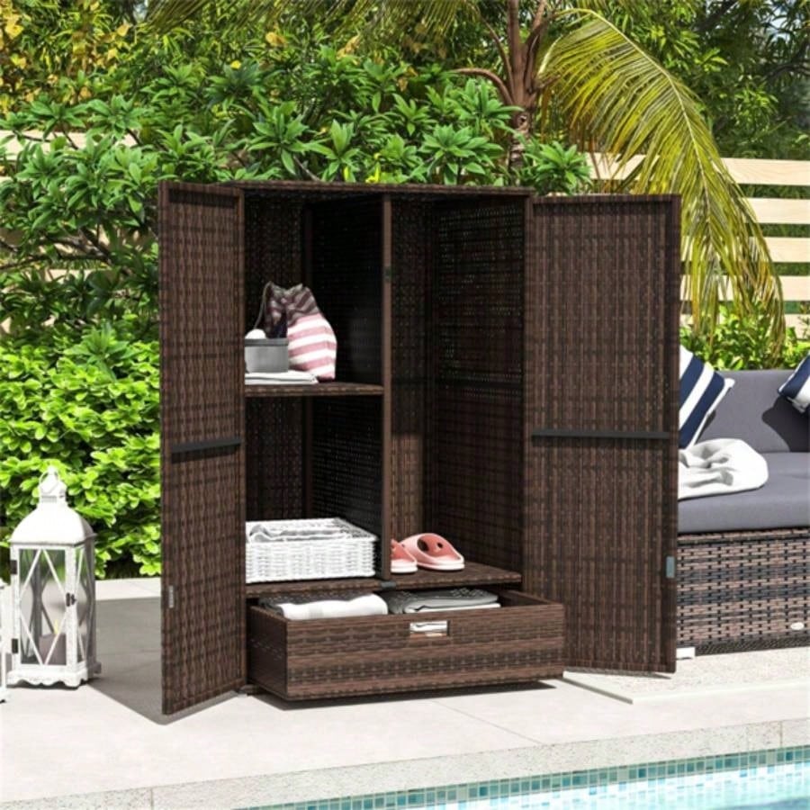 Chester Dresser/Storage Cabinets/Lockers/rolling wardrobe