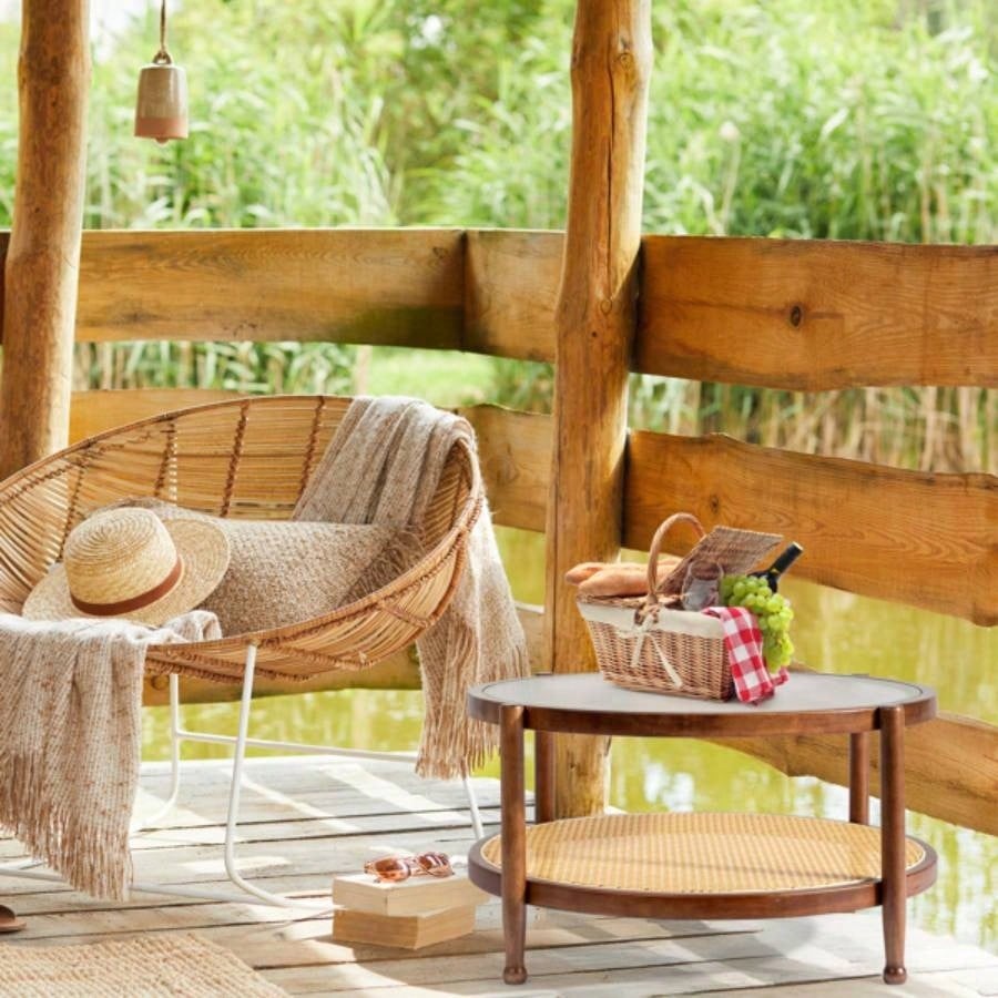 31.5in Rattan Coffee Table with Glass Top, Round End Table, Boho Style Side Table Sofa End Table Living Room Balcony Patio, Walnut