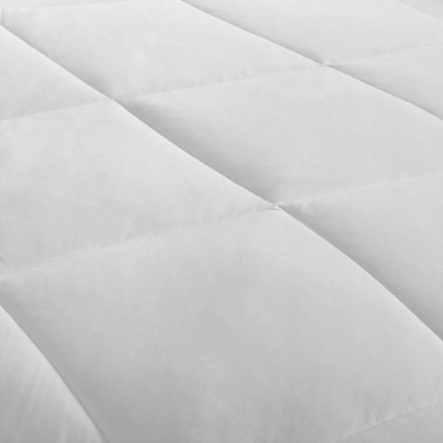 Oversized Down Alt Comforter with HeiQ Temp Treatment White Full/