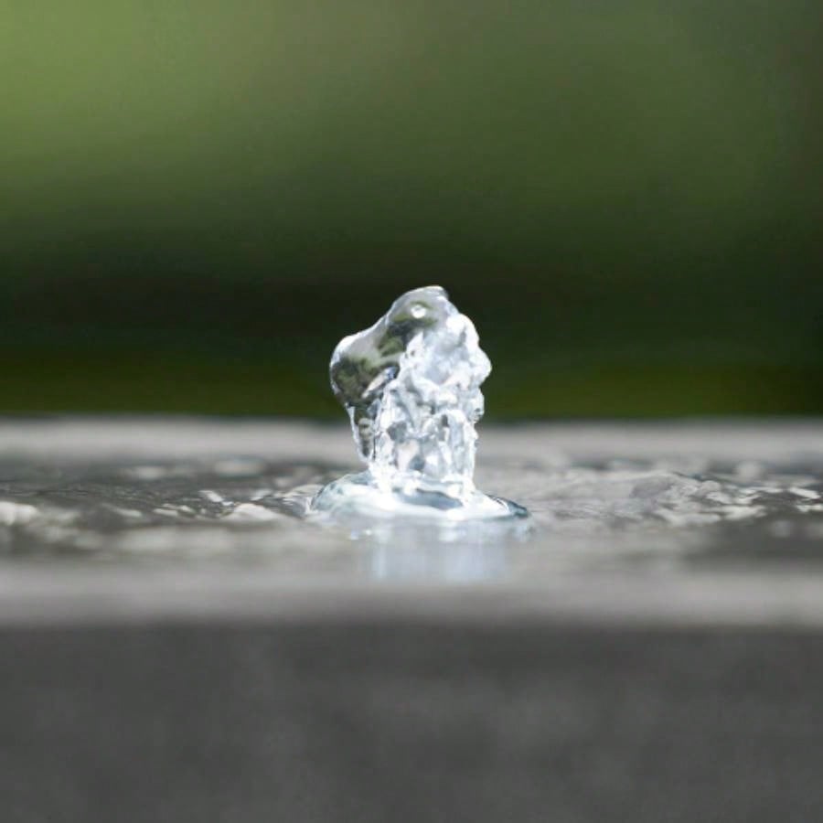 20x20x18 indoor outdoor Polyresin Fountain, Unique Broken Urn Fountain Chic Dynamic Modern Design with Light Garden, Lawn, Backyard, Porch