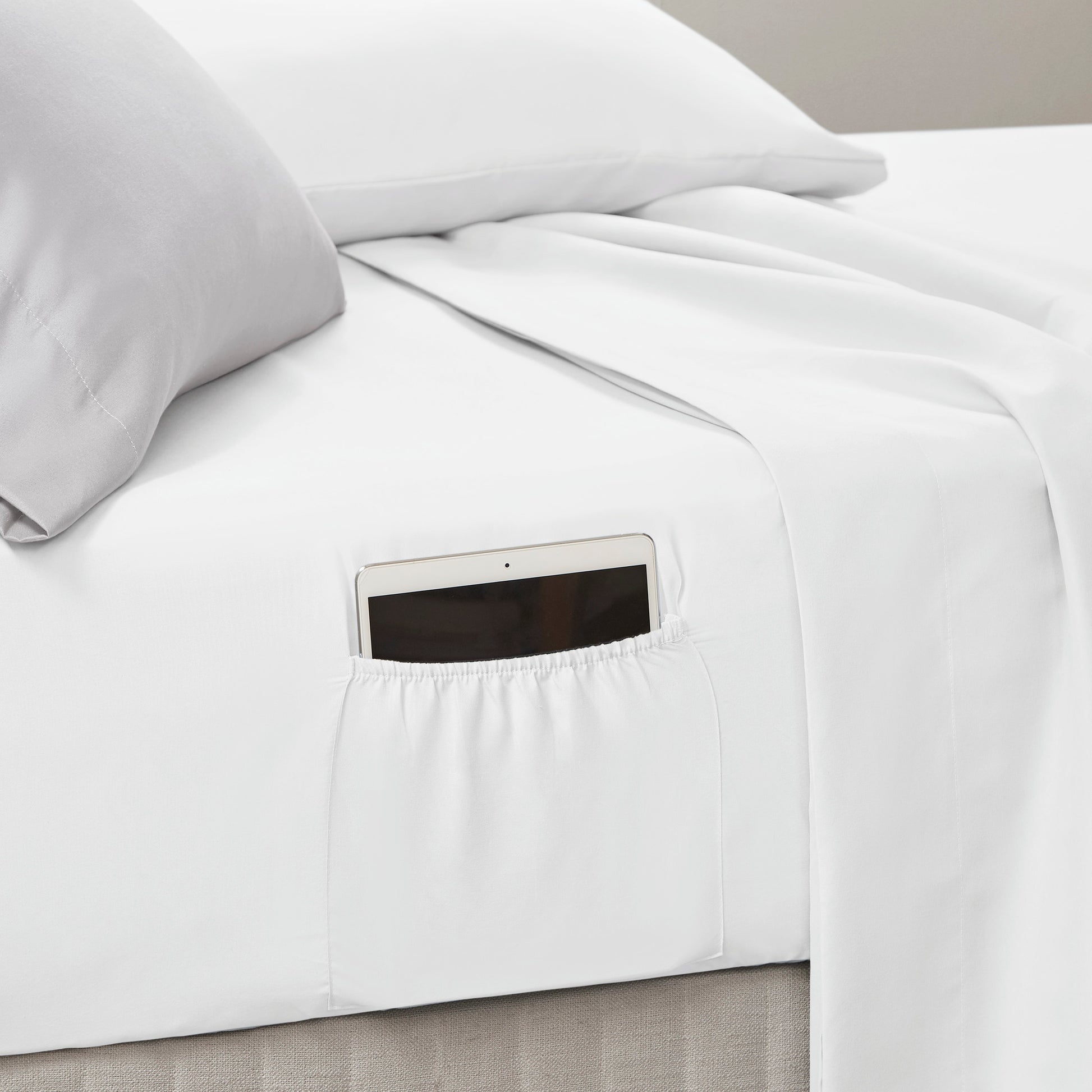 Multicolor Botanical Comforter Set - Queen Size