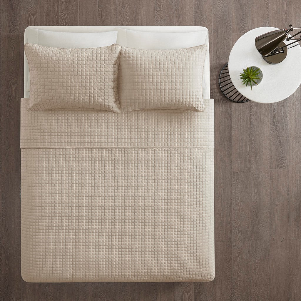Khaki Quilt Set - Comfortable King/Cal King Bedding