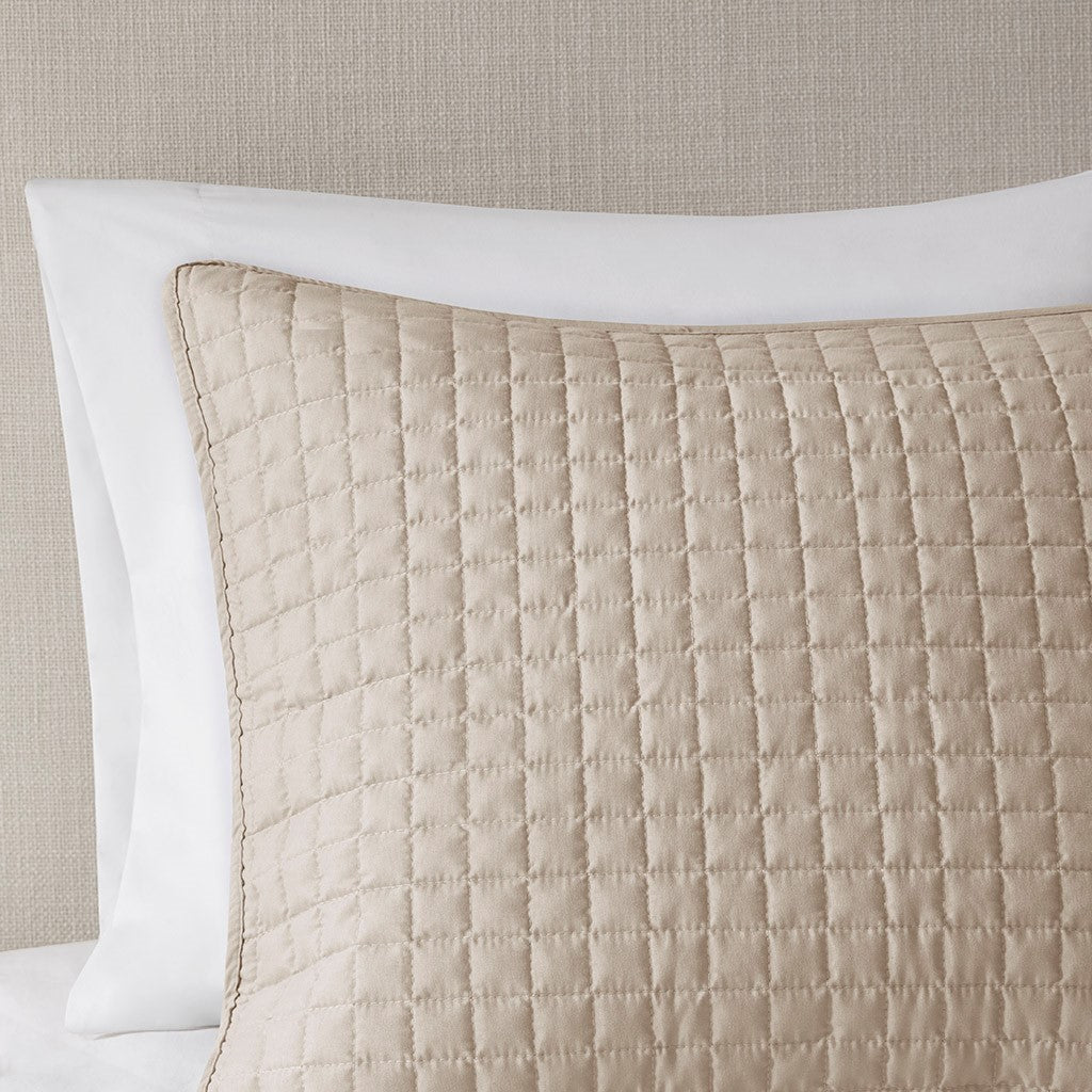 Khaki Quilt Set - Comfortable King/Cal King Bedding