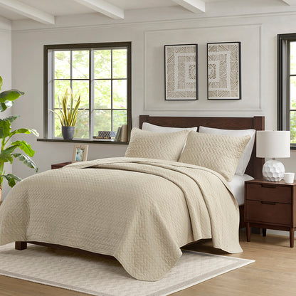 Queen 3 Piece Luxurious Oversized Quilt Set