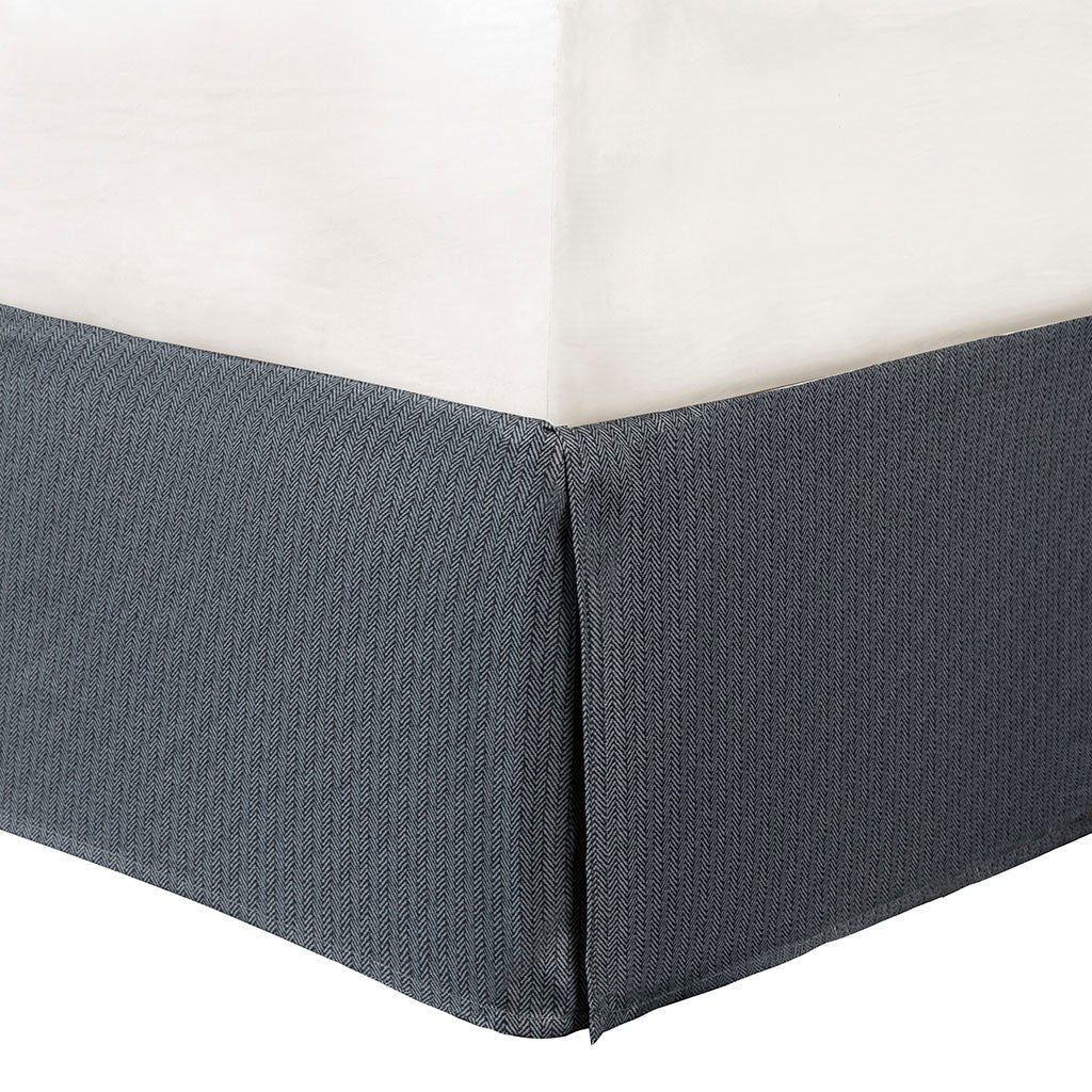 Queen Grey Polyester Comforter Set with Plaid Pattern and Shams