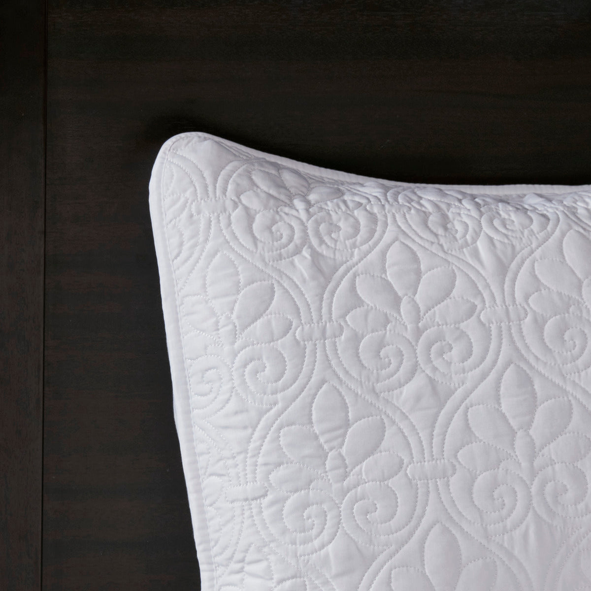 White Cotton Reversible Bedspread Set with Patterned Quilts
