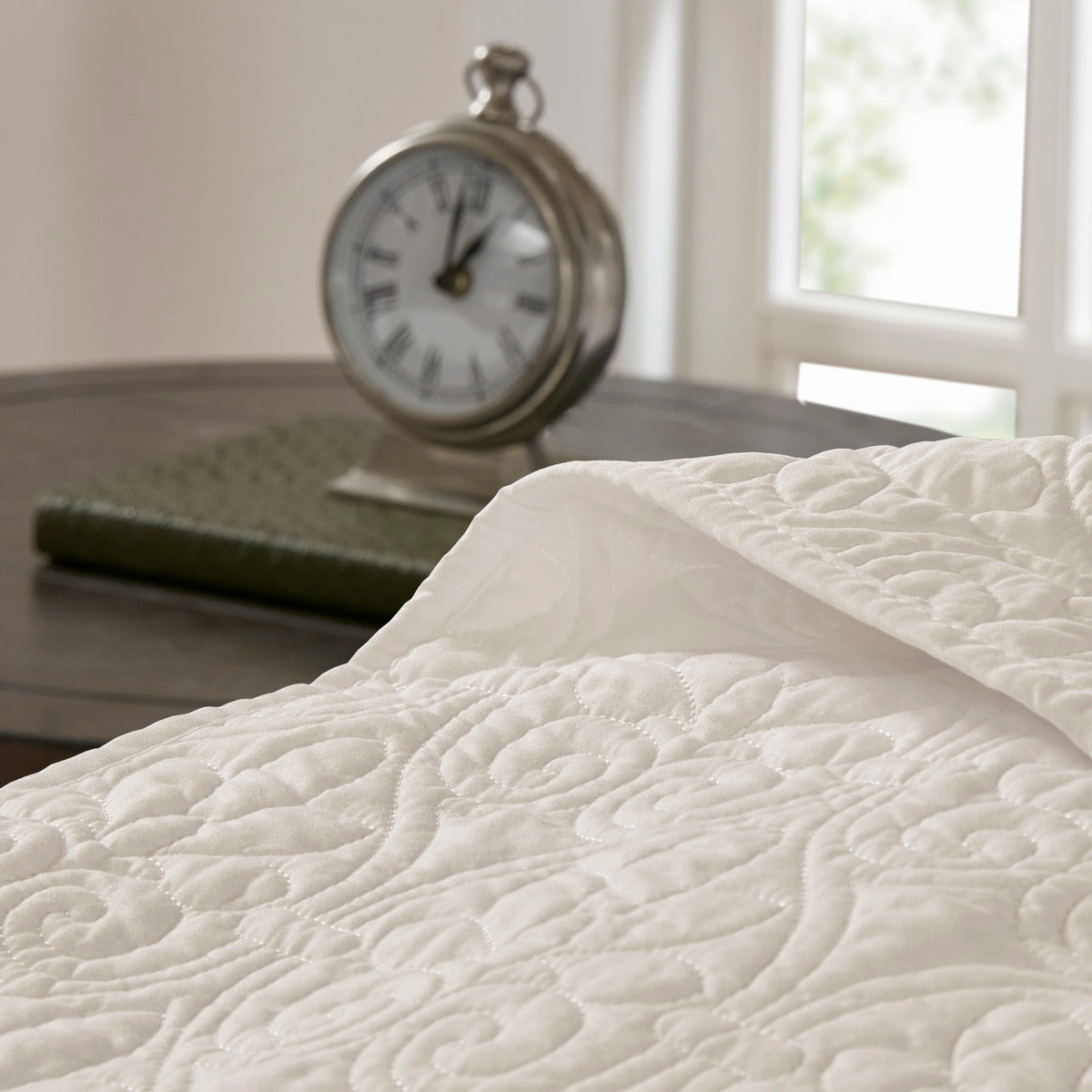 Cream Reversible Bedspread Set - Full Size