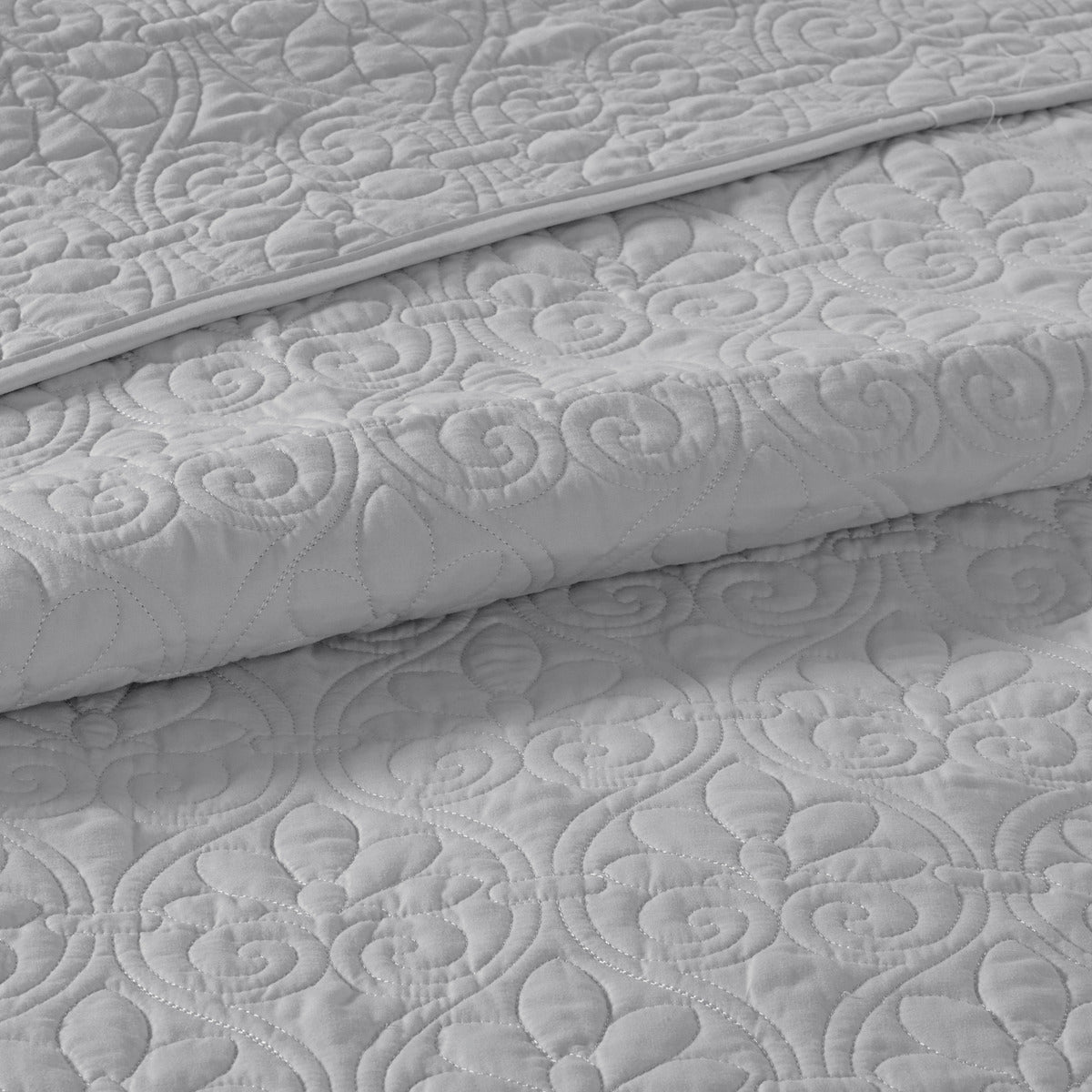 Grey Queen Reversible Bedspread Set - Ultimate Comfort