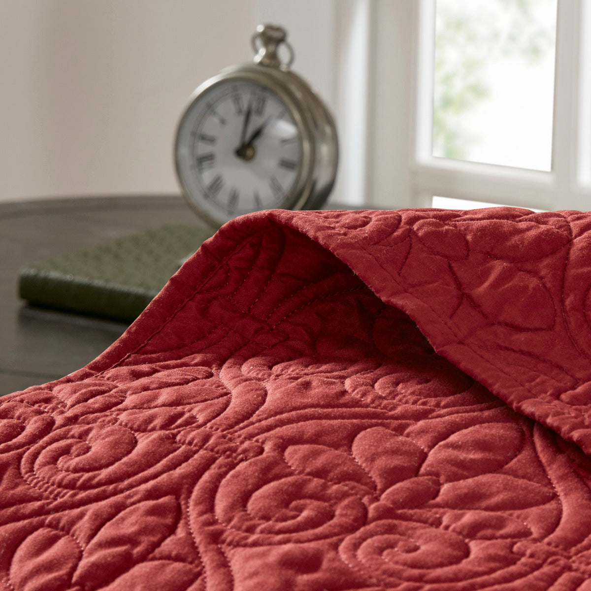 Red Cotton 3 Piece Reversible Bedding Set with Patterned Quilting