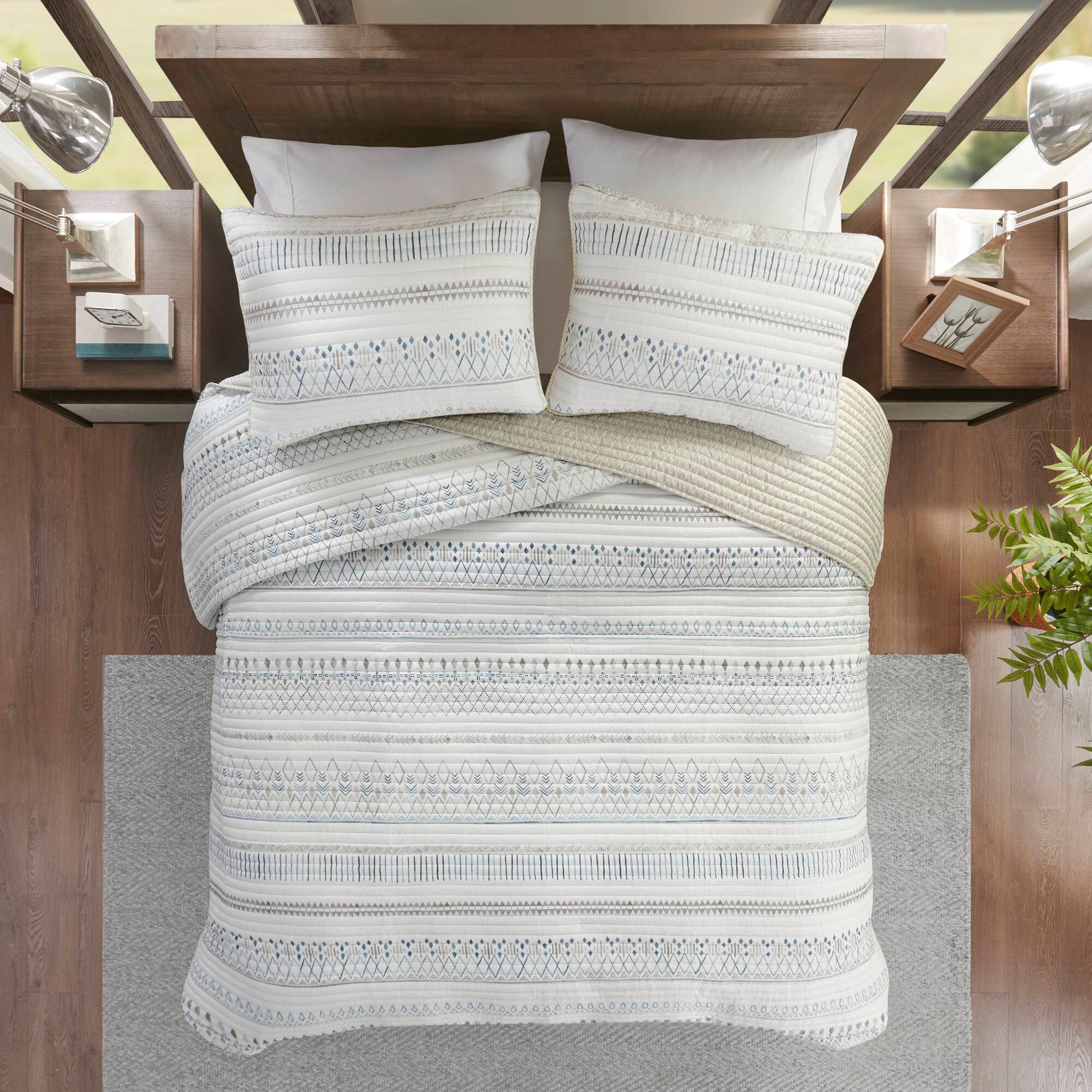 Full/Queen Seersucker Quilt Set - Taupe & Blue Comfort