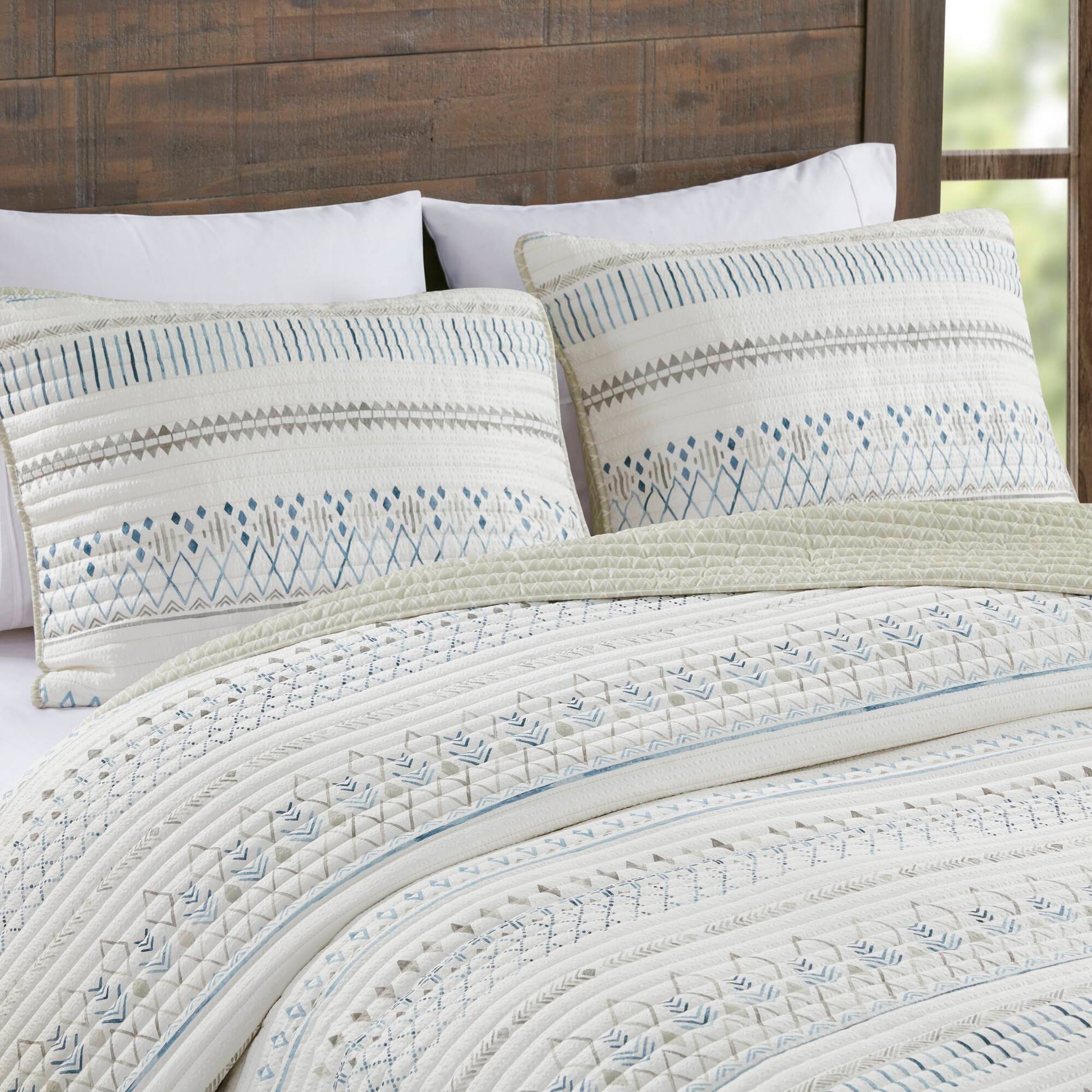 Full/Queen Seersucker Quilt Set - Taupe & Blue Comfort