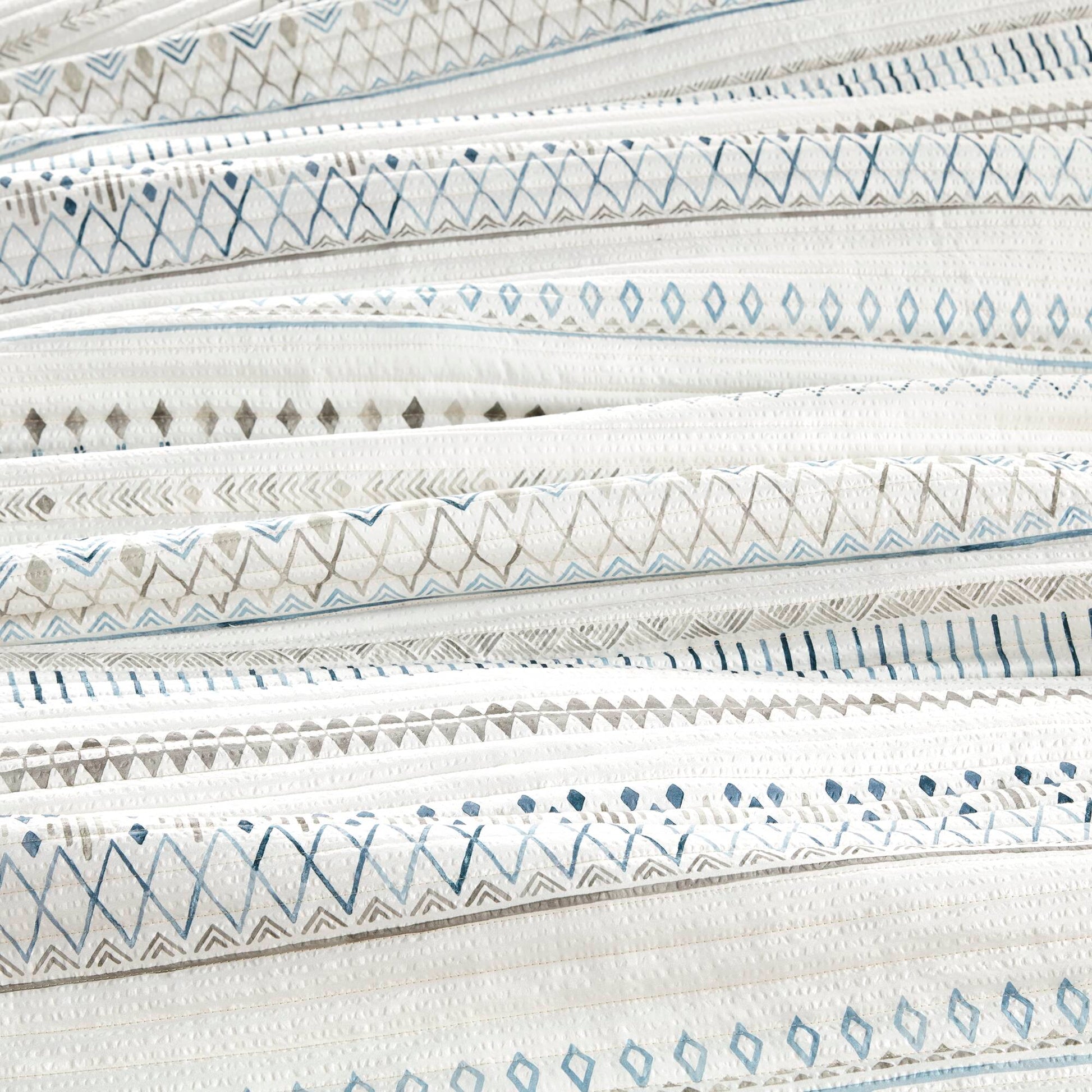 Full/Queen Seersucker Quilt Set - Taupe & Blue Comfort