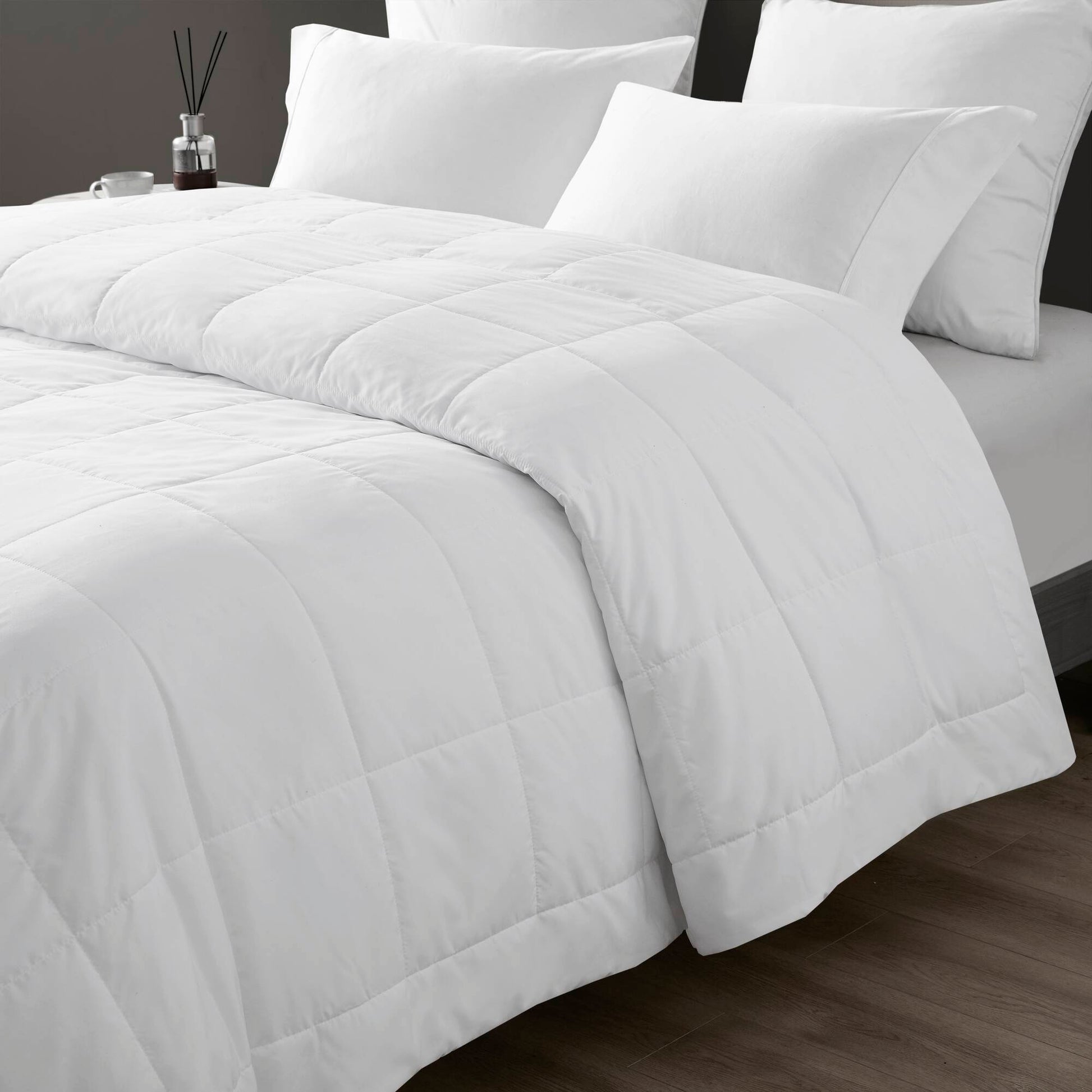 White Polyester Down Alternative Blanket - Full Size
