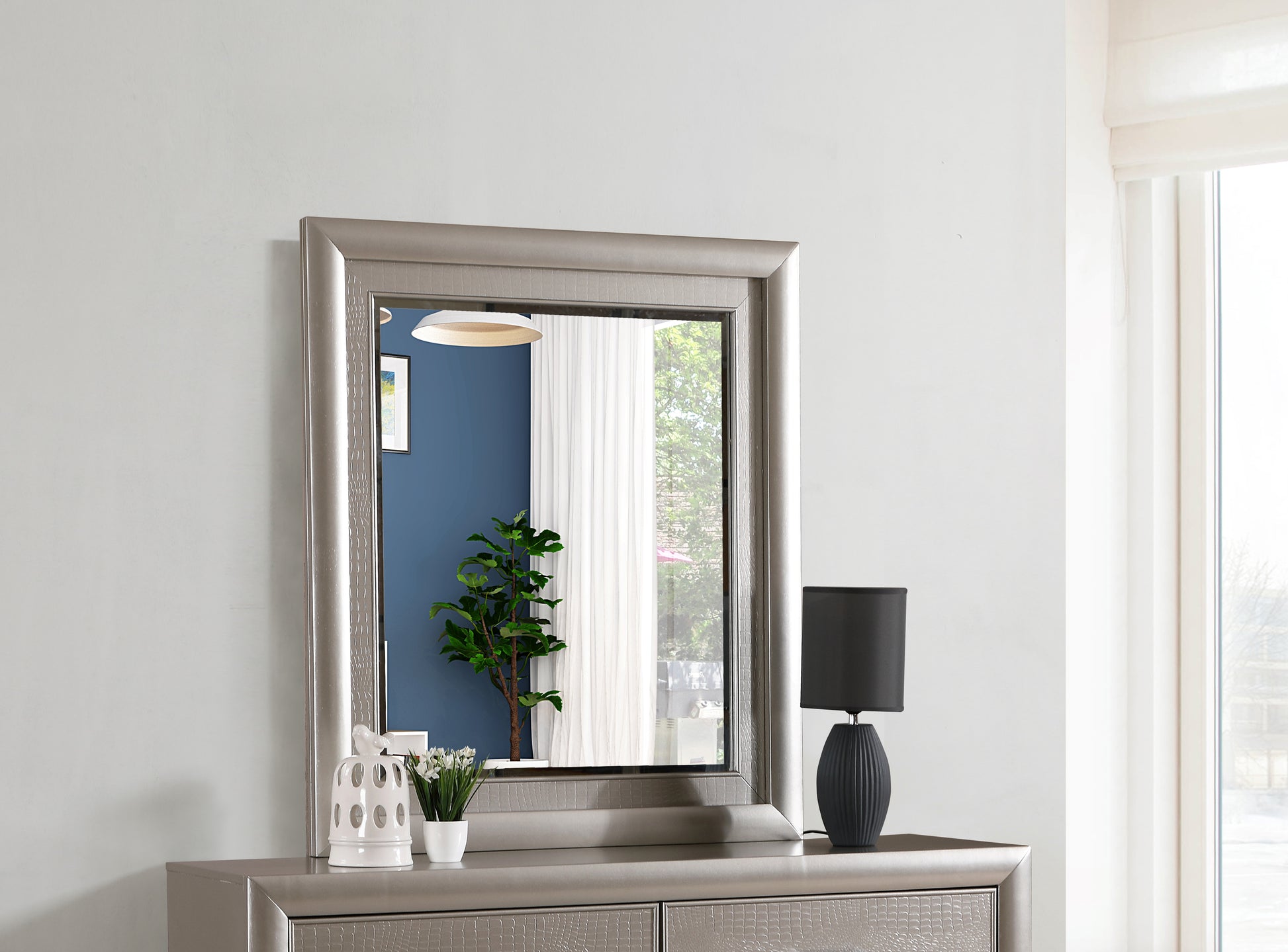 Champagne Particle Board Vanity Mirror with Wood Veneer for Dressers