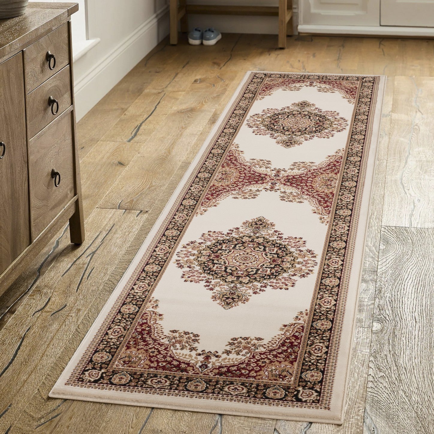 Manchester GC_HER5006 Ivory 2 ft. 7 in. x 9 ft. 10 in. Area Rug