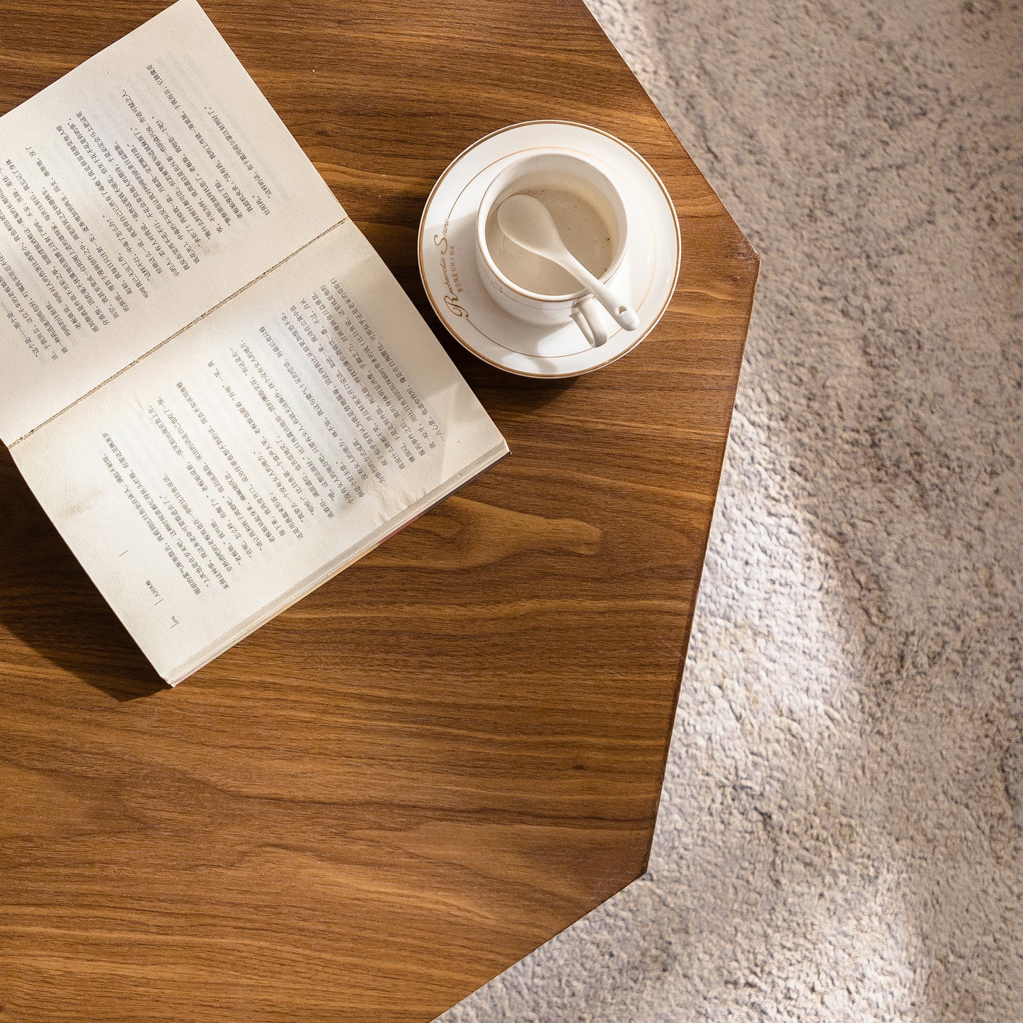 Walnut Round Coffee Table with Modern MDF Finish, 30.51 Inch for Living Room
