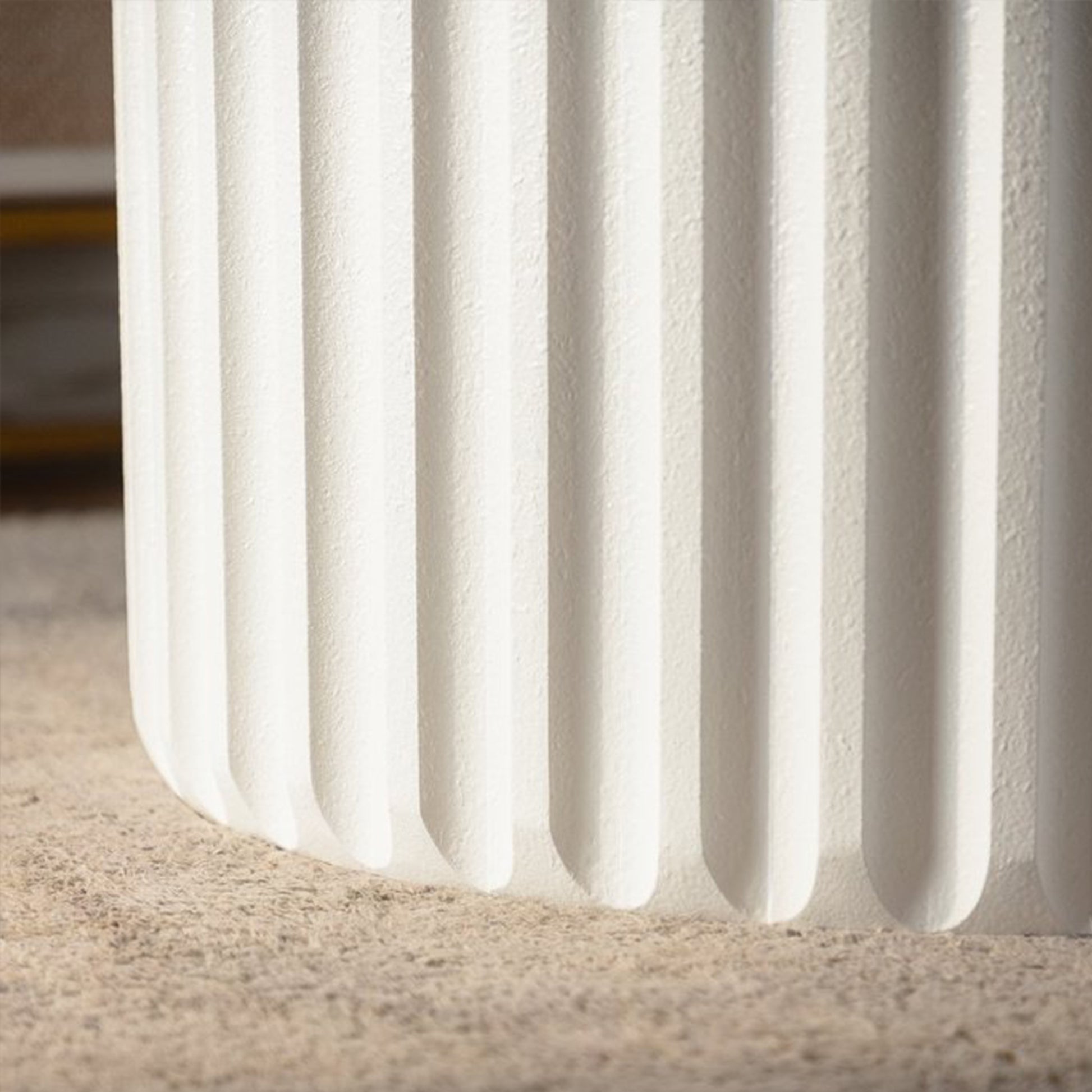 White Scalloped Round Coffee Table - Cream White MDF
