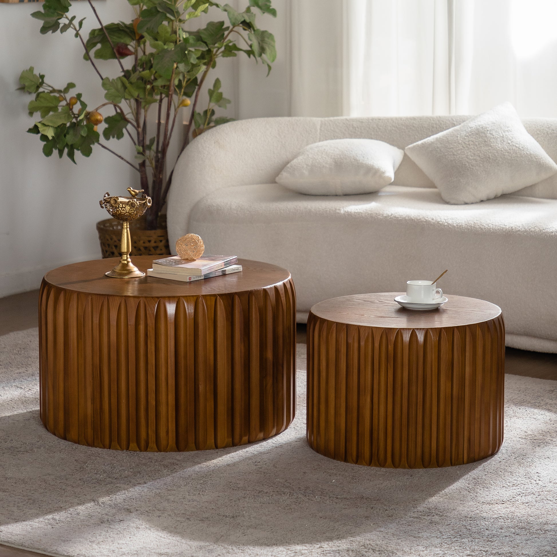 Set of 2 Fluted Round Coffee Table - Solid Wood & MDF Nesting Center Table (26.77"/19.69"), Mid-Century Modern Wood Coffee Table for Living Room/Apartment