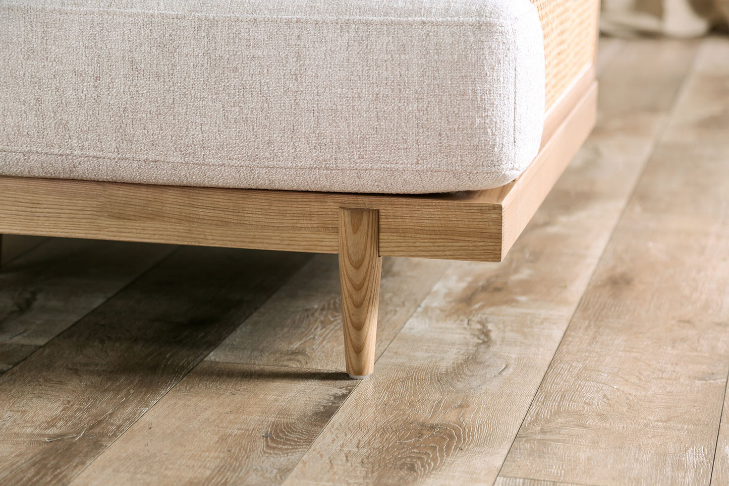 Beige Light Oak Mid-Century Accent Chair for Living Room