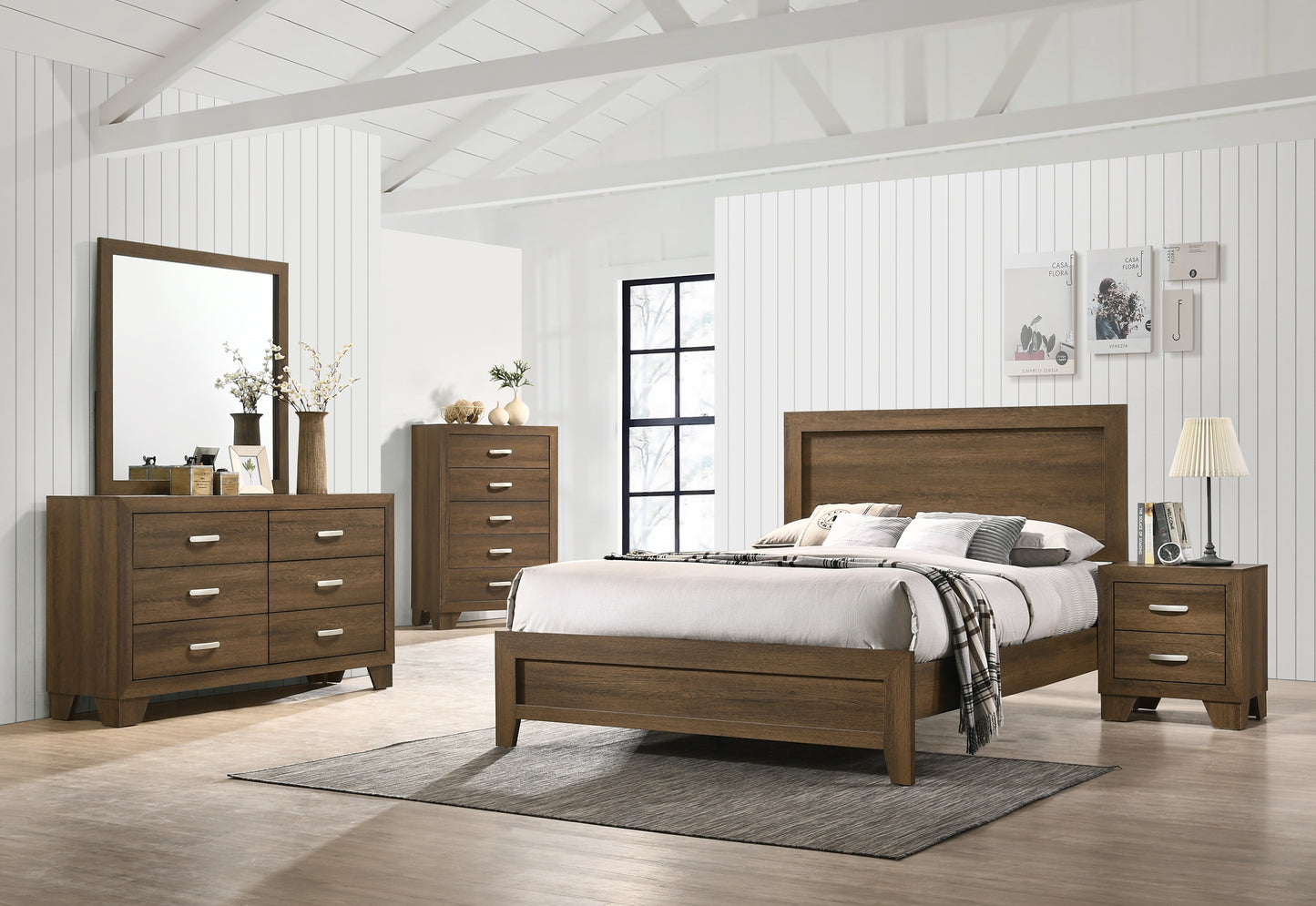 Oak 5 Drawer Bedroom Dresser with MDF Finish and Oak Grain