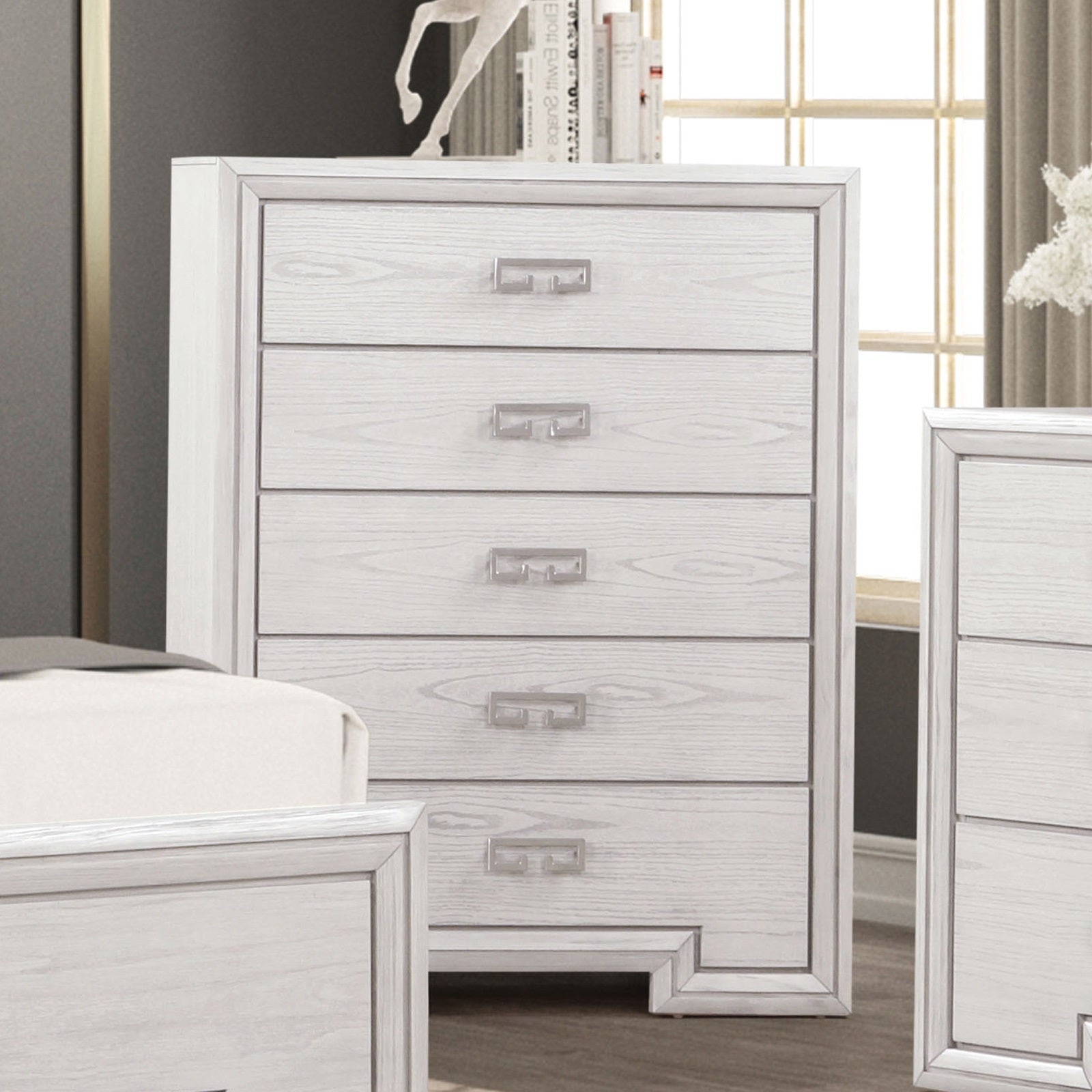 Transitional Style 1pc Chest Ball Bearing Glides English Dovetail Drawers Metal Handles Rustic White Bedroom Furniture