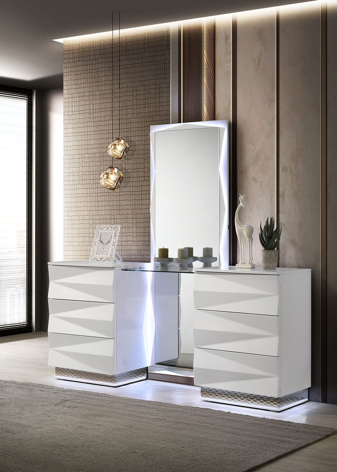 White Bedroom Vanity Set with 5 Drawers & Mirror