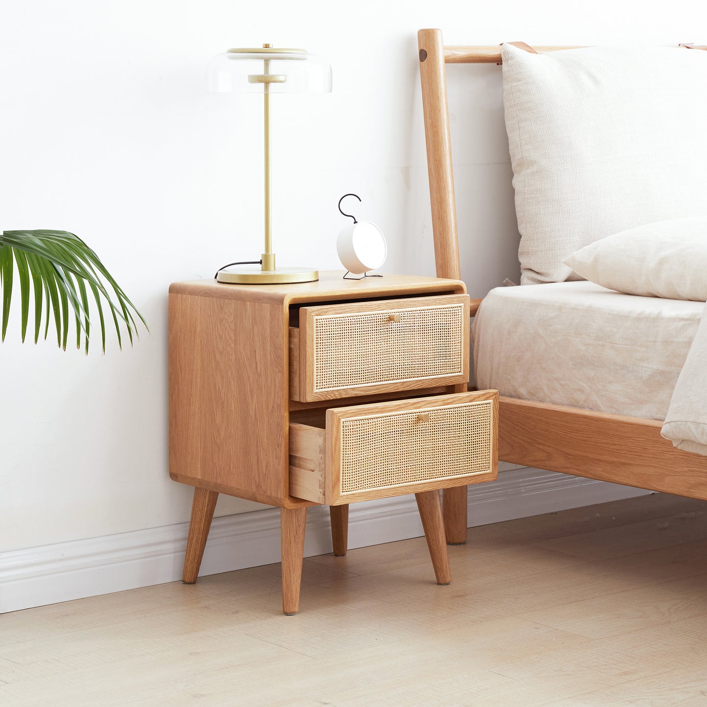 Solid Wood Bedside Cabinet - Natural Oak Storage Nightstand for Bedroom
