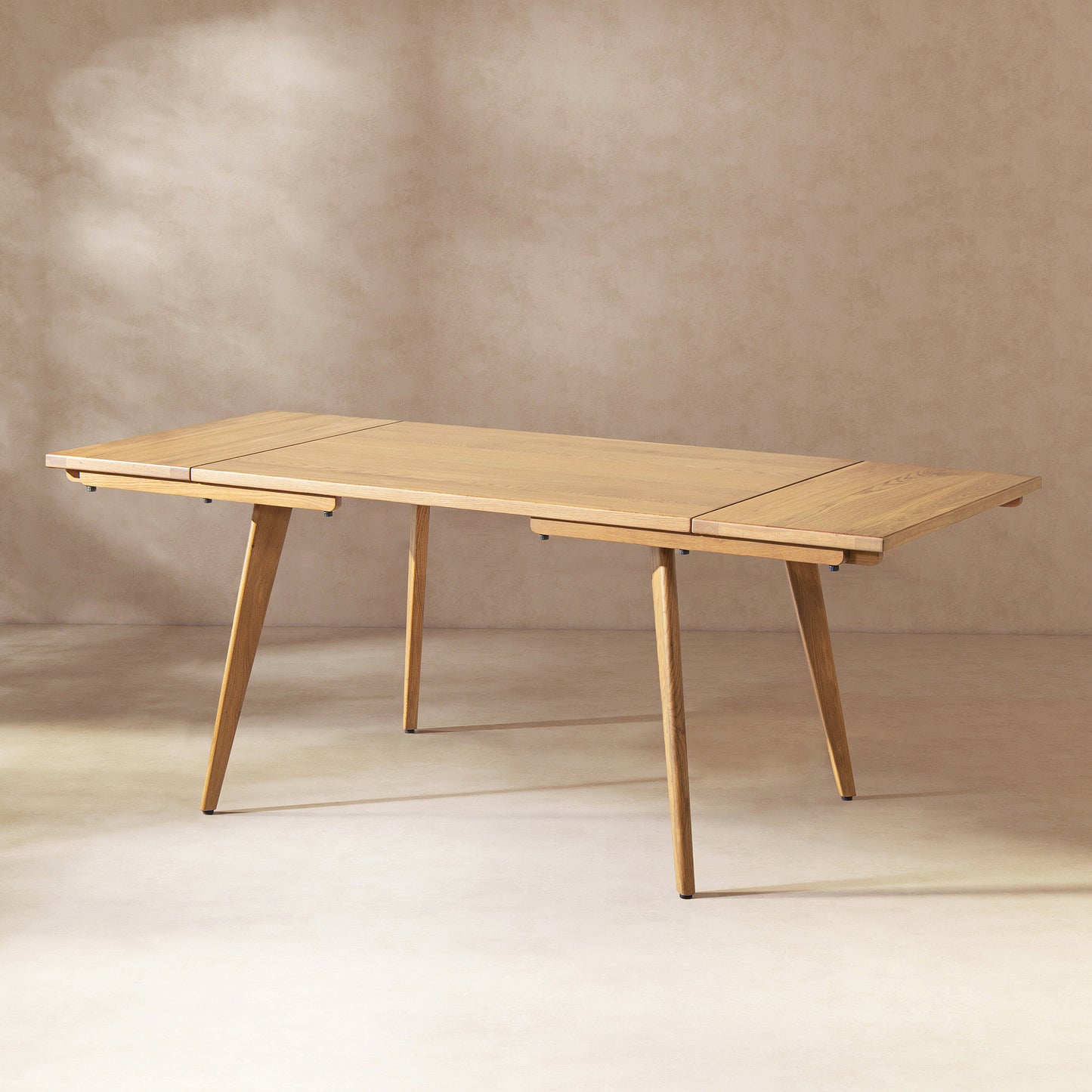 Capri Solid Oak Extendable Dining Table - 4-6 Seats Natural Brown