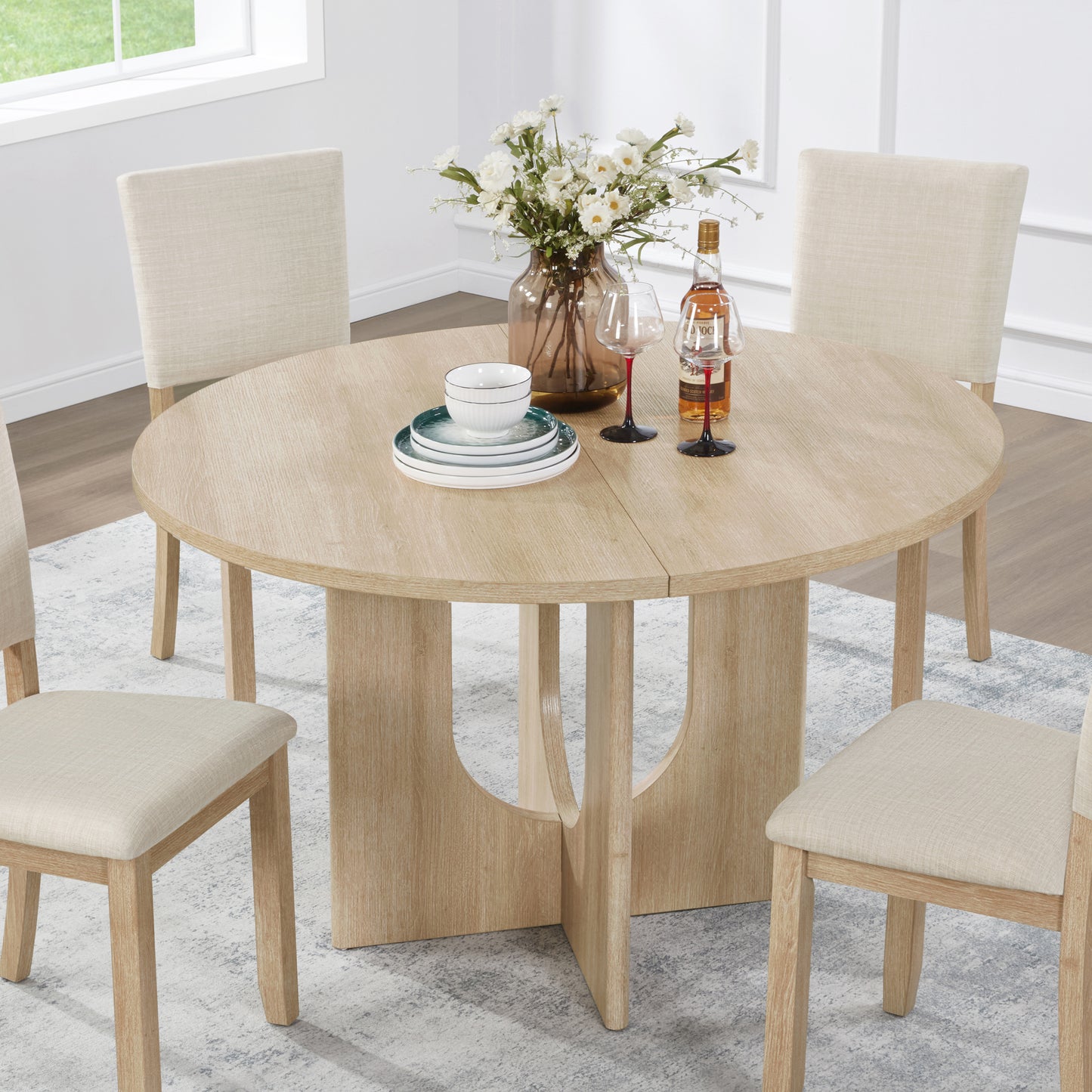 Round Dining Table for 4 - Light Oak - Seats 4