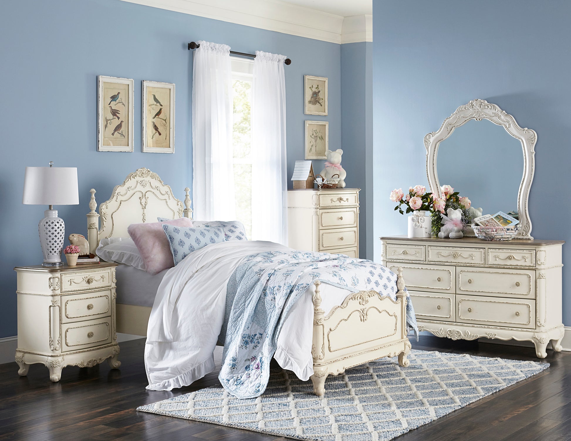 Victorian Style Antique White Full Bed - Classic Bedroom Furniture