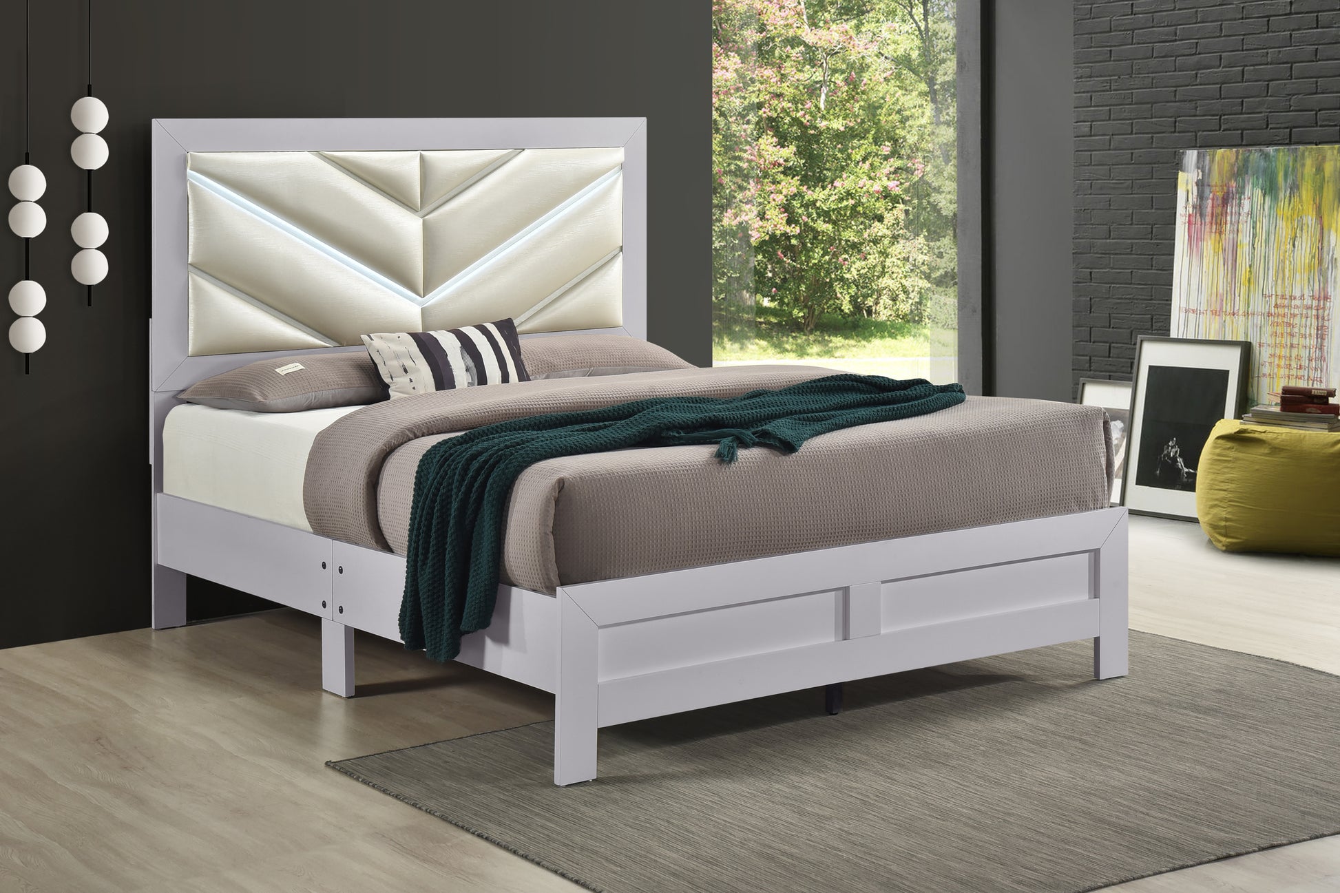 Moreland G002900A-QB Queen Bed (Mattress Not Included), Sparkling White