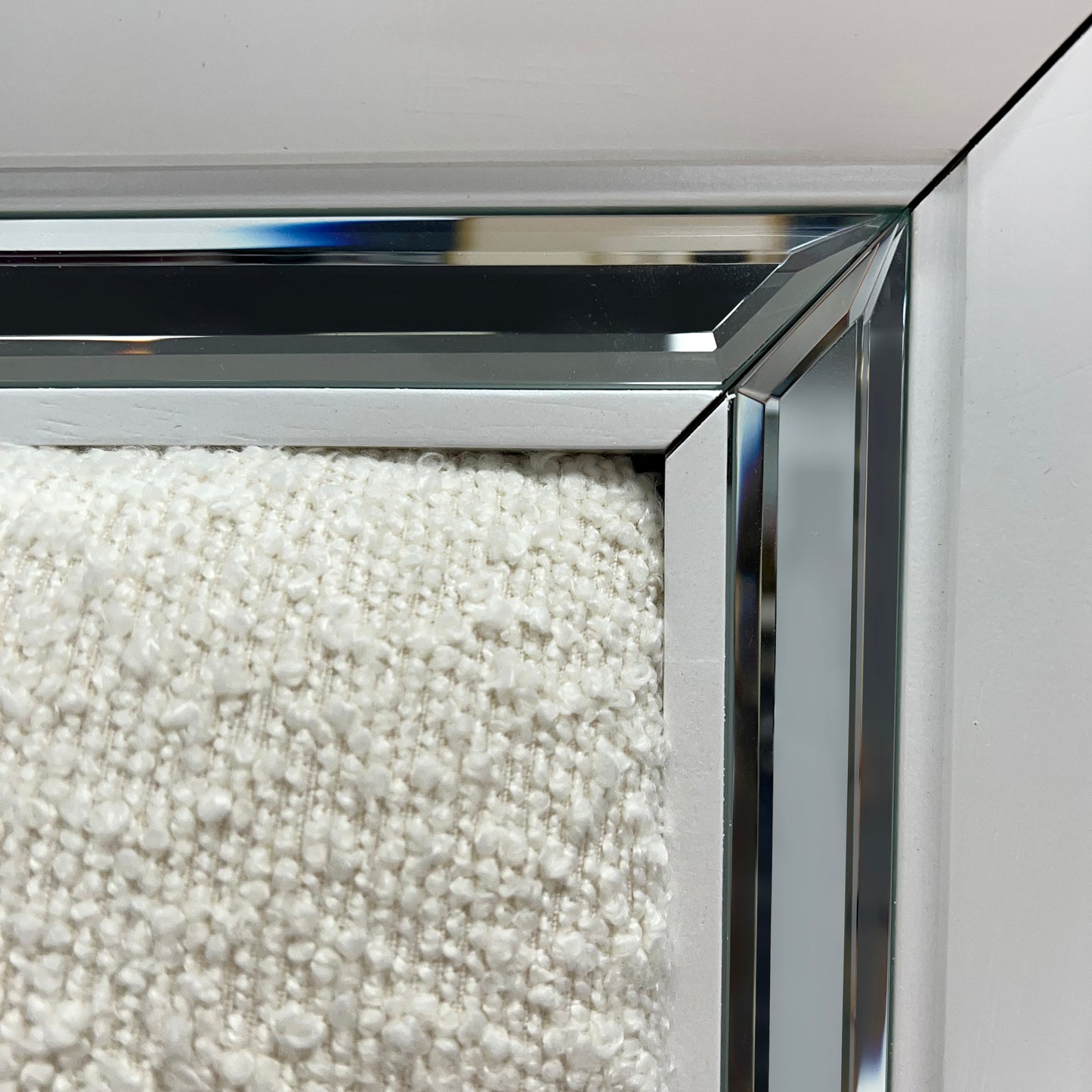 Tarian Queen Bed - White Boucle & Pearl White Storage