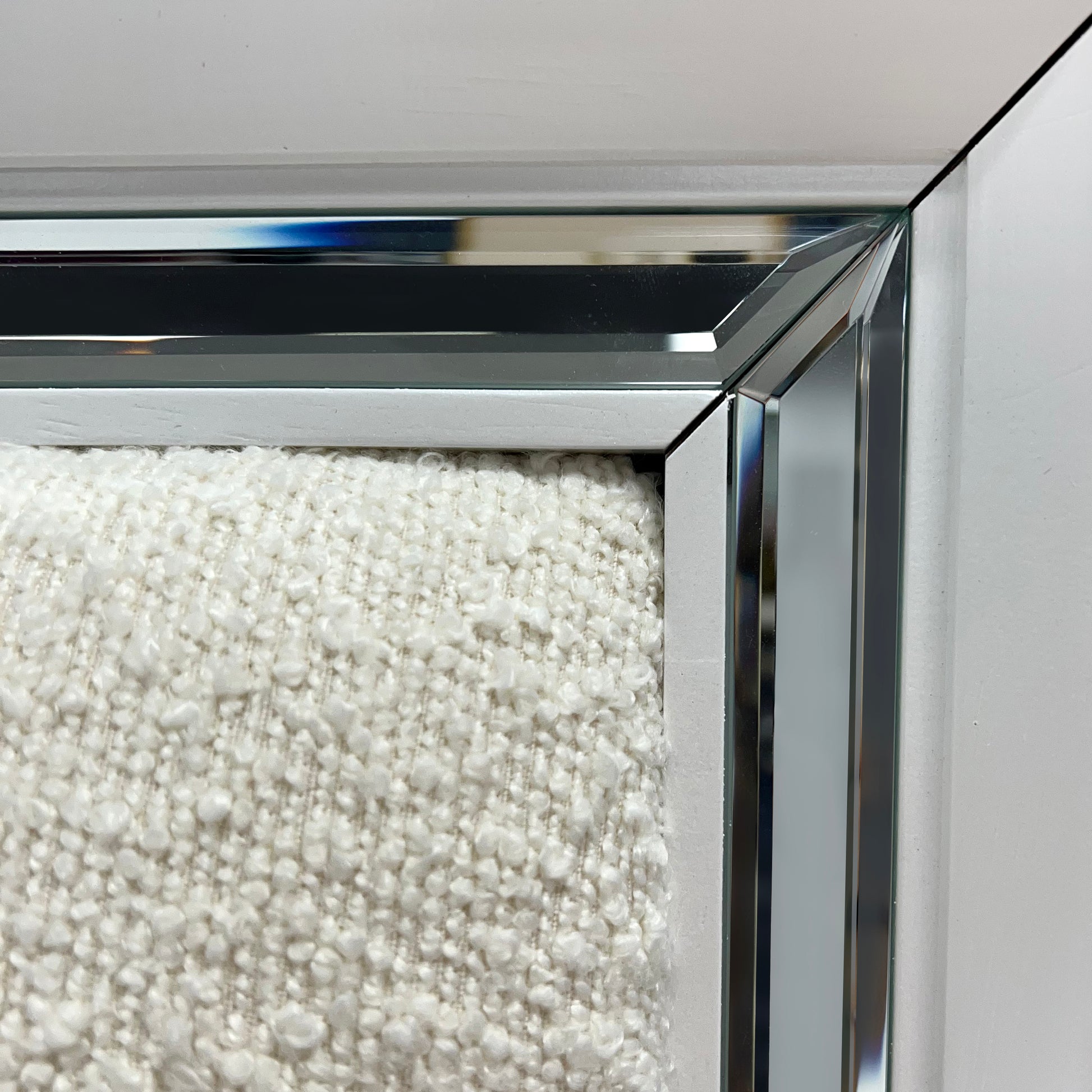 Tarian Queen Bed - White Boucle & Pearl White Storage
