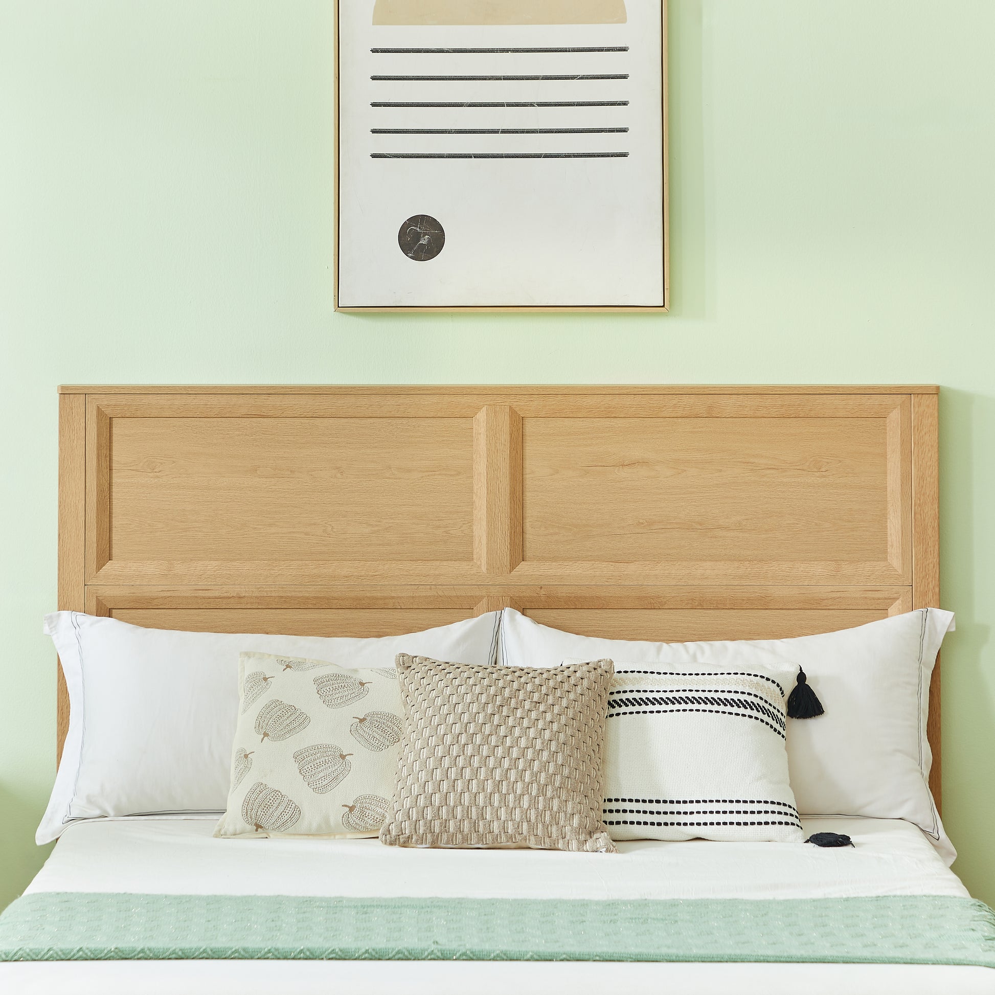 Queen Size Bed with Geometric Headboard & Storage Bench - 4-Drawer Storage, Oak
