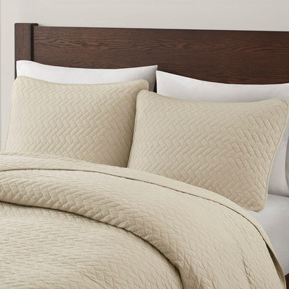 Luxurious Queen Quilt Set - Linen Comfort & Style