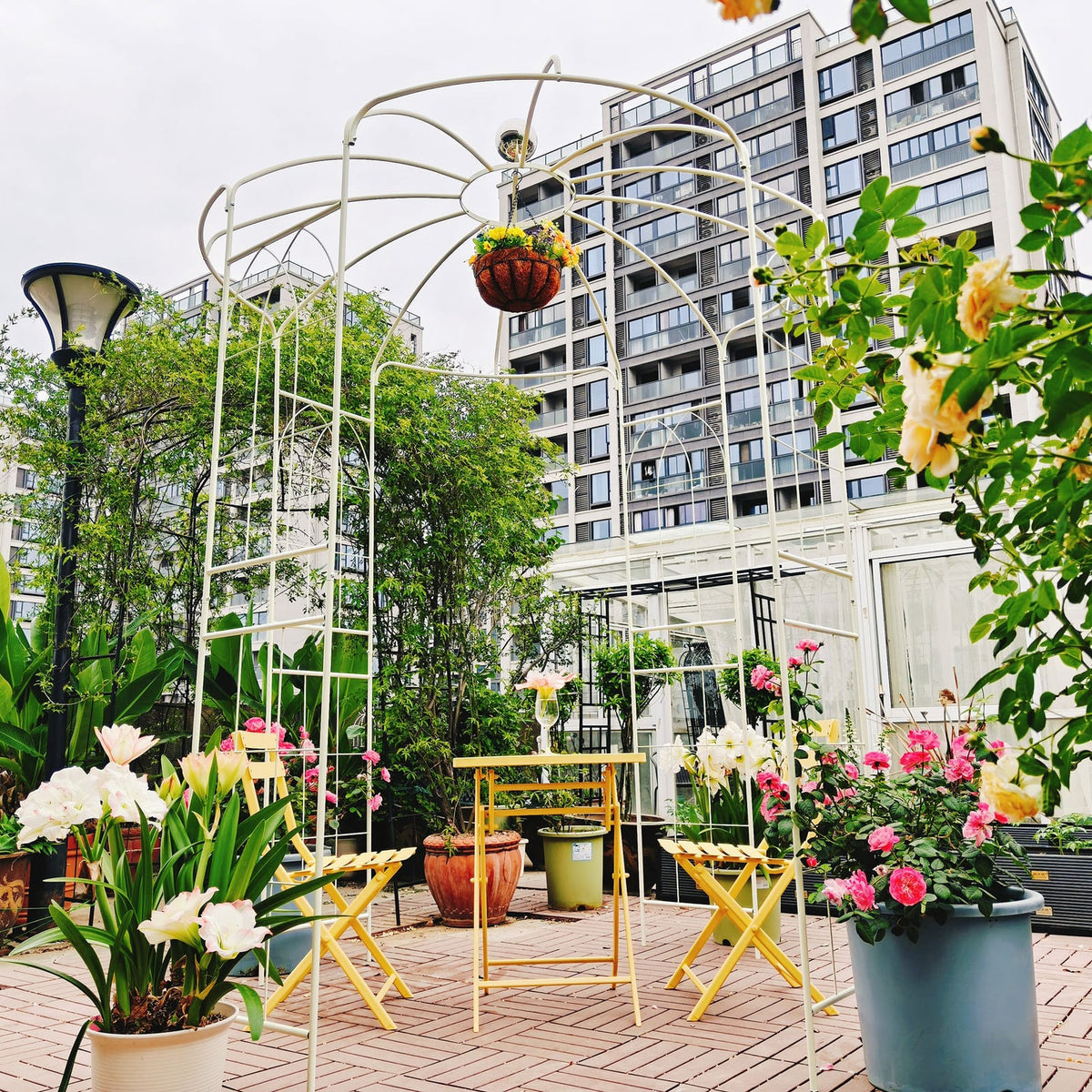 Cream White Iron Garden Arch - 6.8ft High