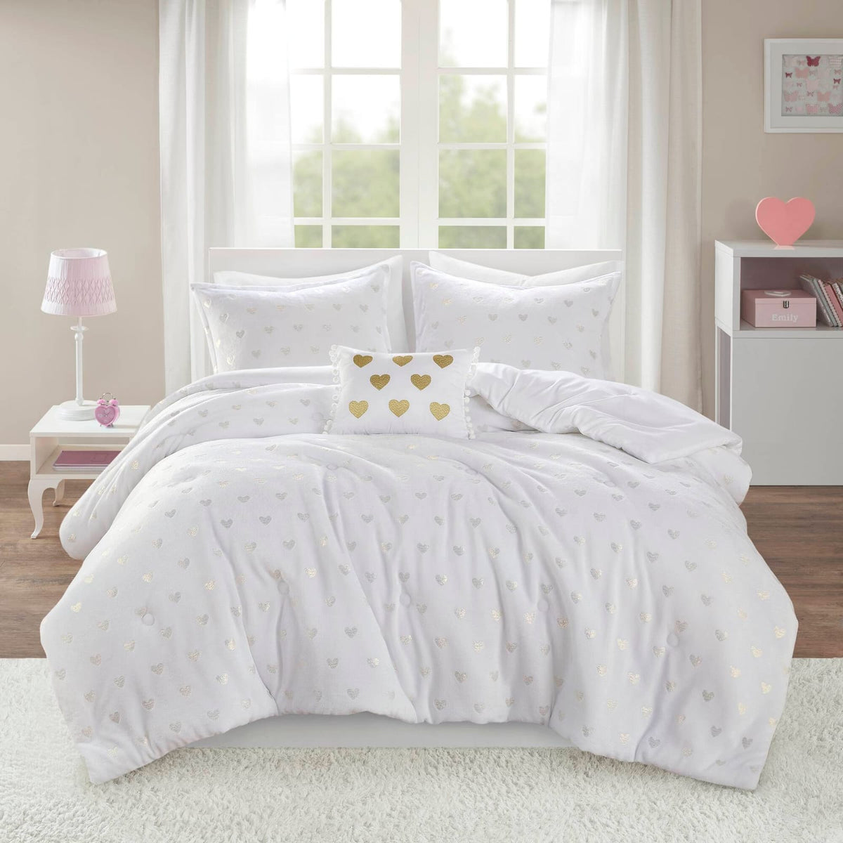 Full/Queen Plush White Comforter Set with Heart Motif