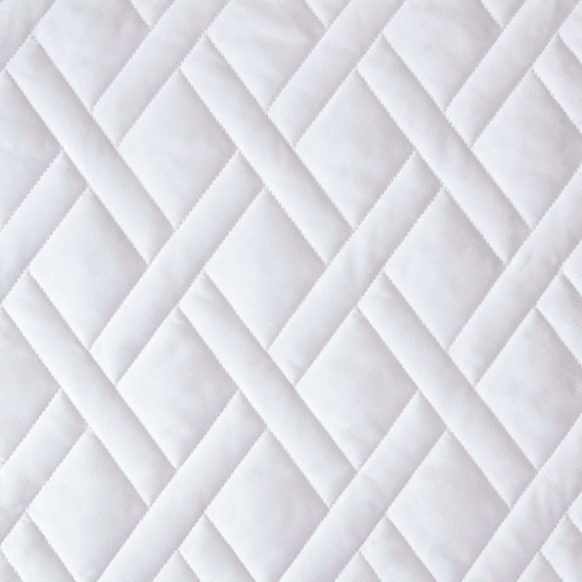 Premium White Coverlet - Full/Queen Size, Soft Polyester