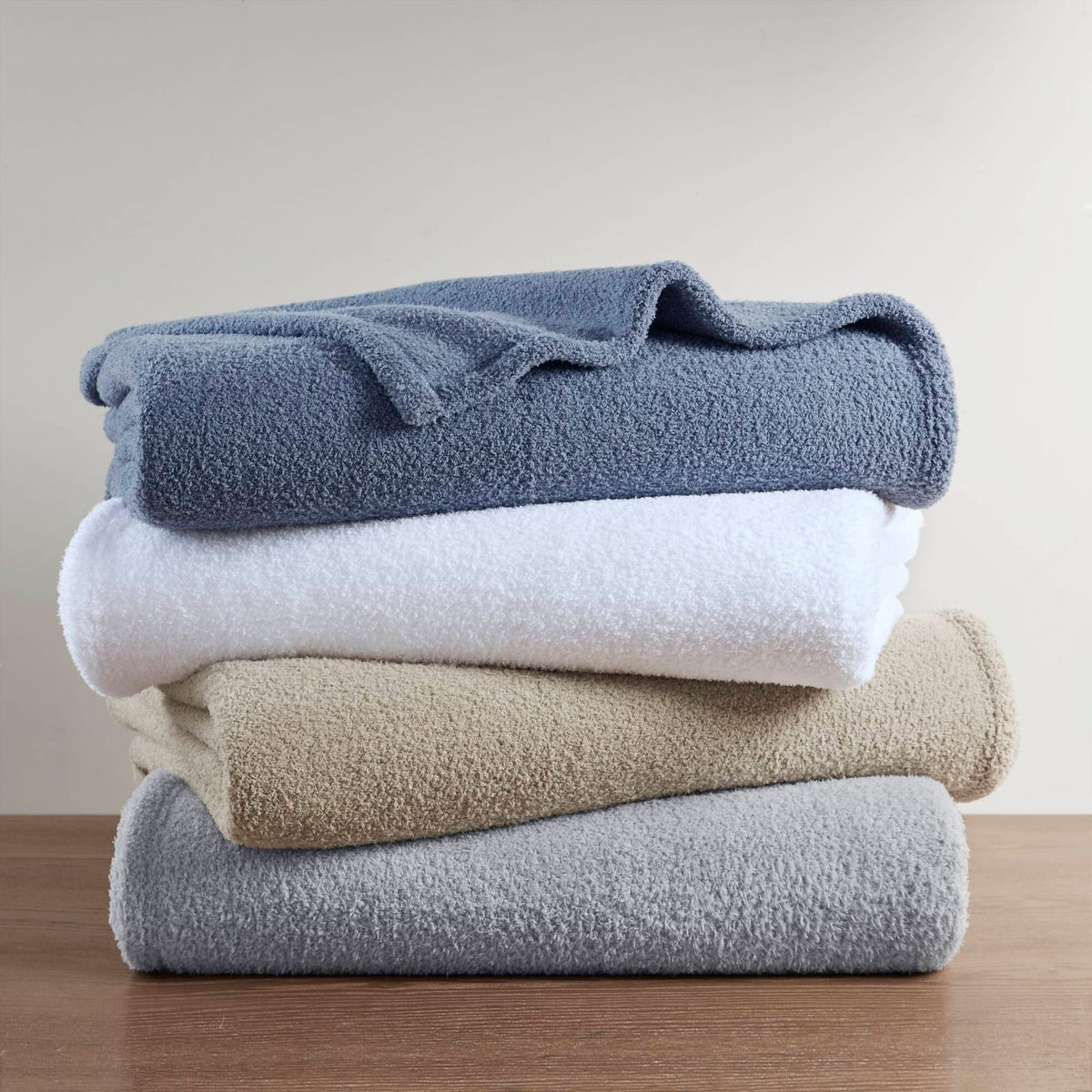 Grey Polyester Twin Size Blanket - Soft Feathersoft