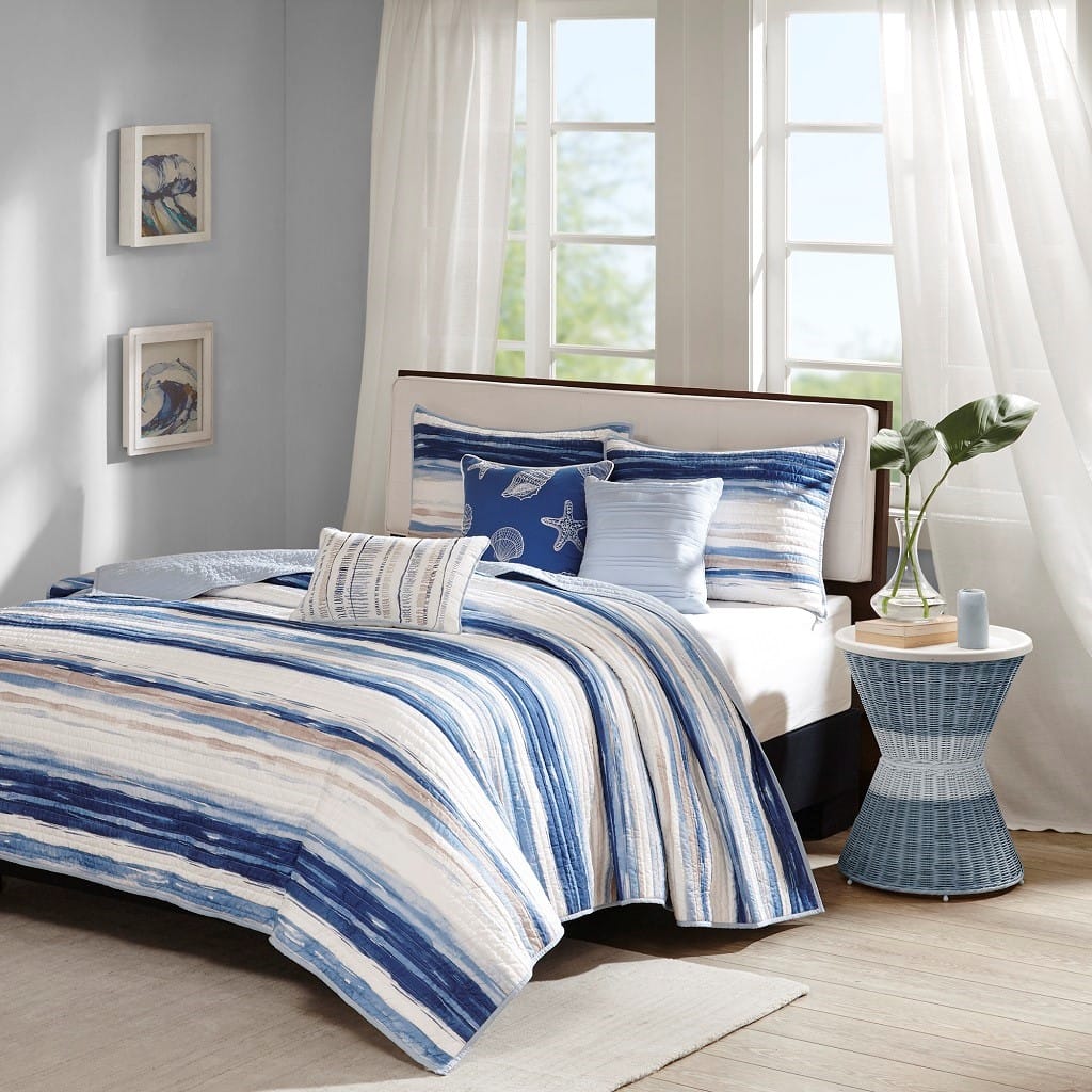 6 Piece Blue Quilt Set - Full/Queen Comfort