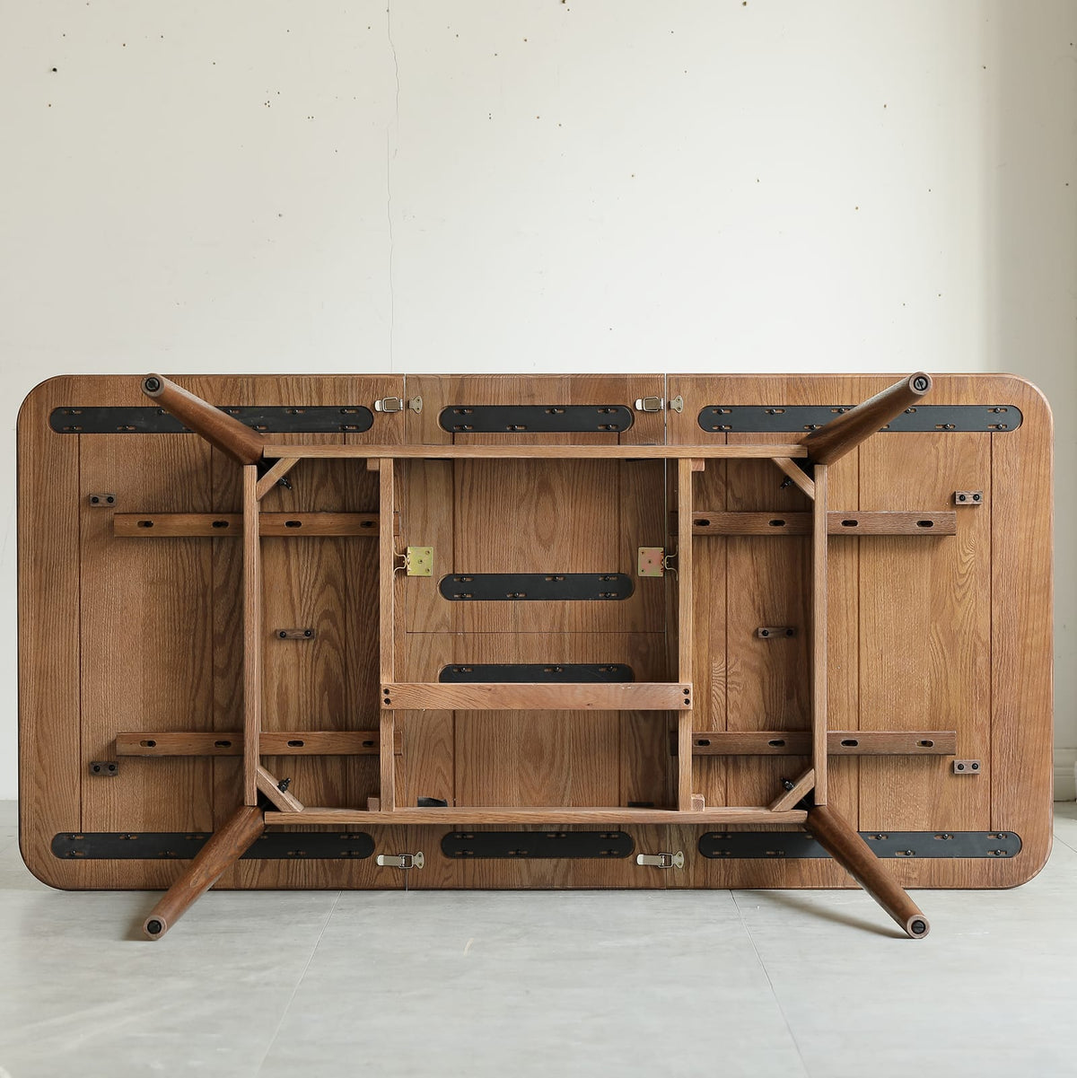 Walnut Round Dining Table - 6-8 Person Telescopic Design