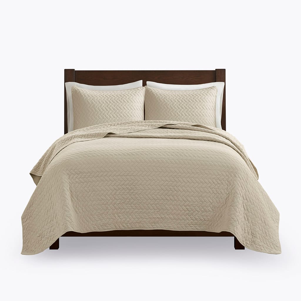 Luxurious Queen Quilt Set - Linen Comfort & Style