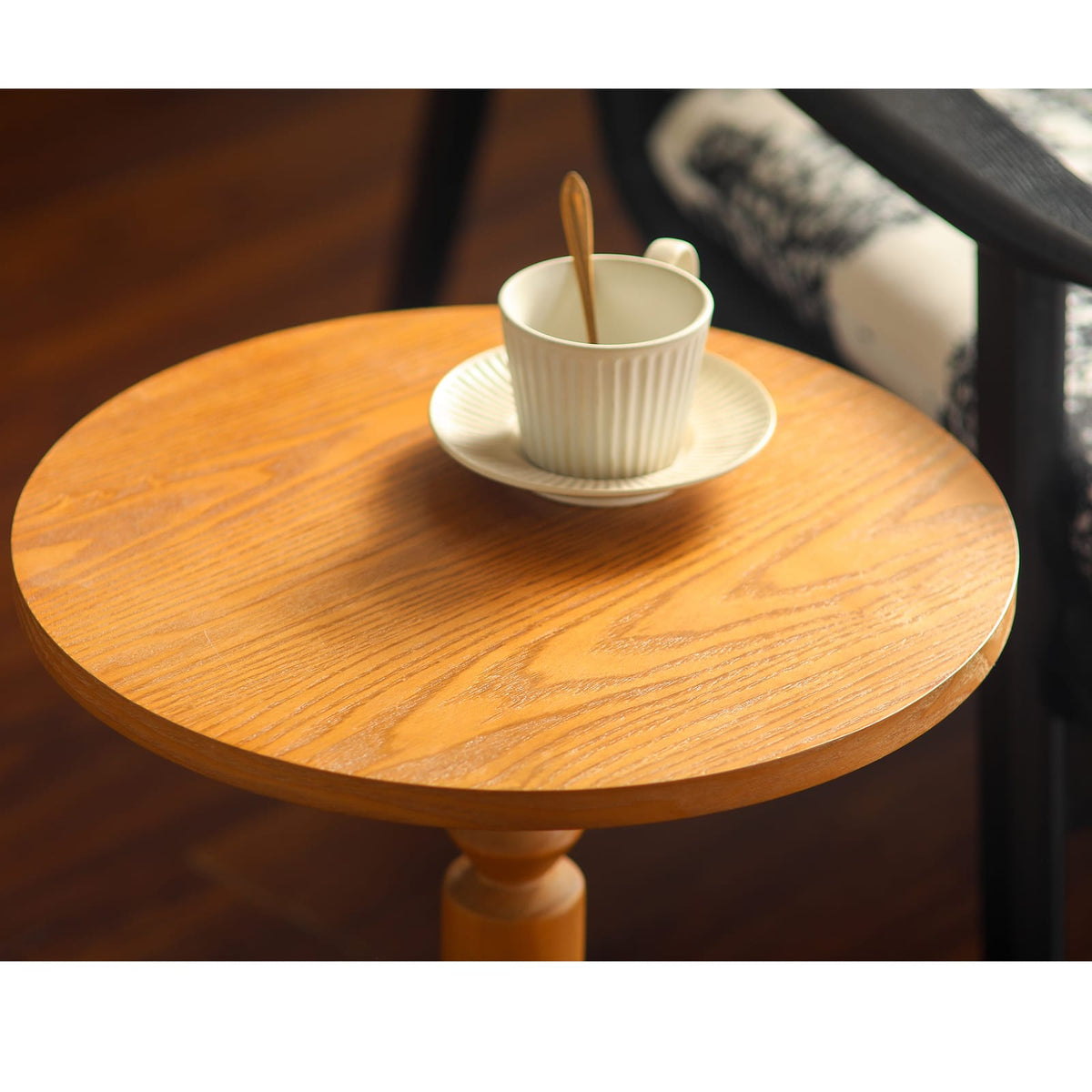 Round Side Table - Light Oak, Mid-Century Modern Style