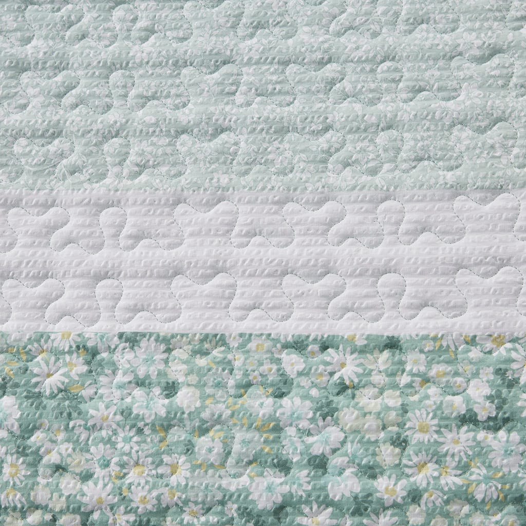Green Polyester Seersucker Quilt Set - Full & Queen Sizes