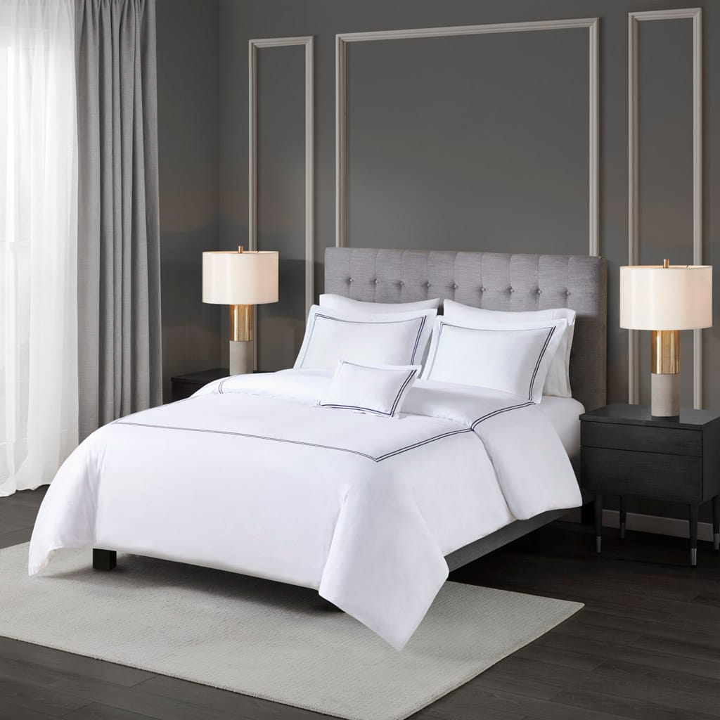 Luxury White+Navy Embroidered Comforter Set - King/Cal King