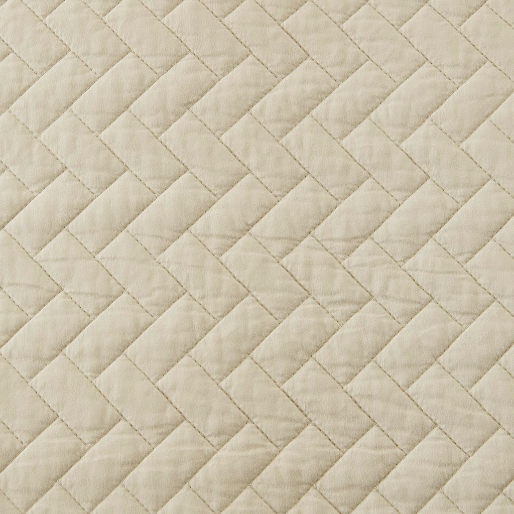 Luxurious Queen Quilt Set - Linen Comfort & Style