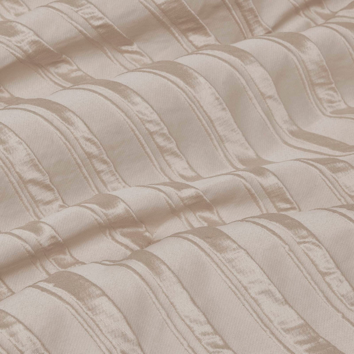 7 Piece Queen Beige Comforter Set - Luxurious Comfort